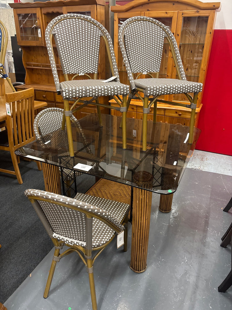 Square small tinted glass dining table  3126 - image 2