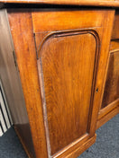Switch Ornate bow fronted mahogany 3 door 1 drawer sideboard (H 87 x W 143 x D 46 cm) 3126 3 image