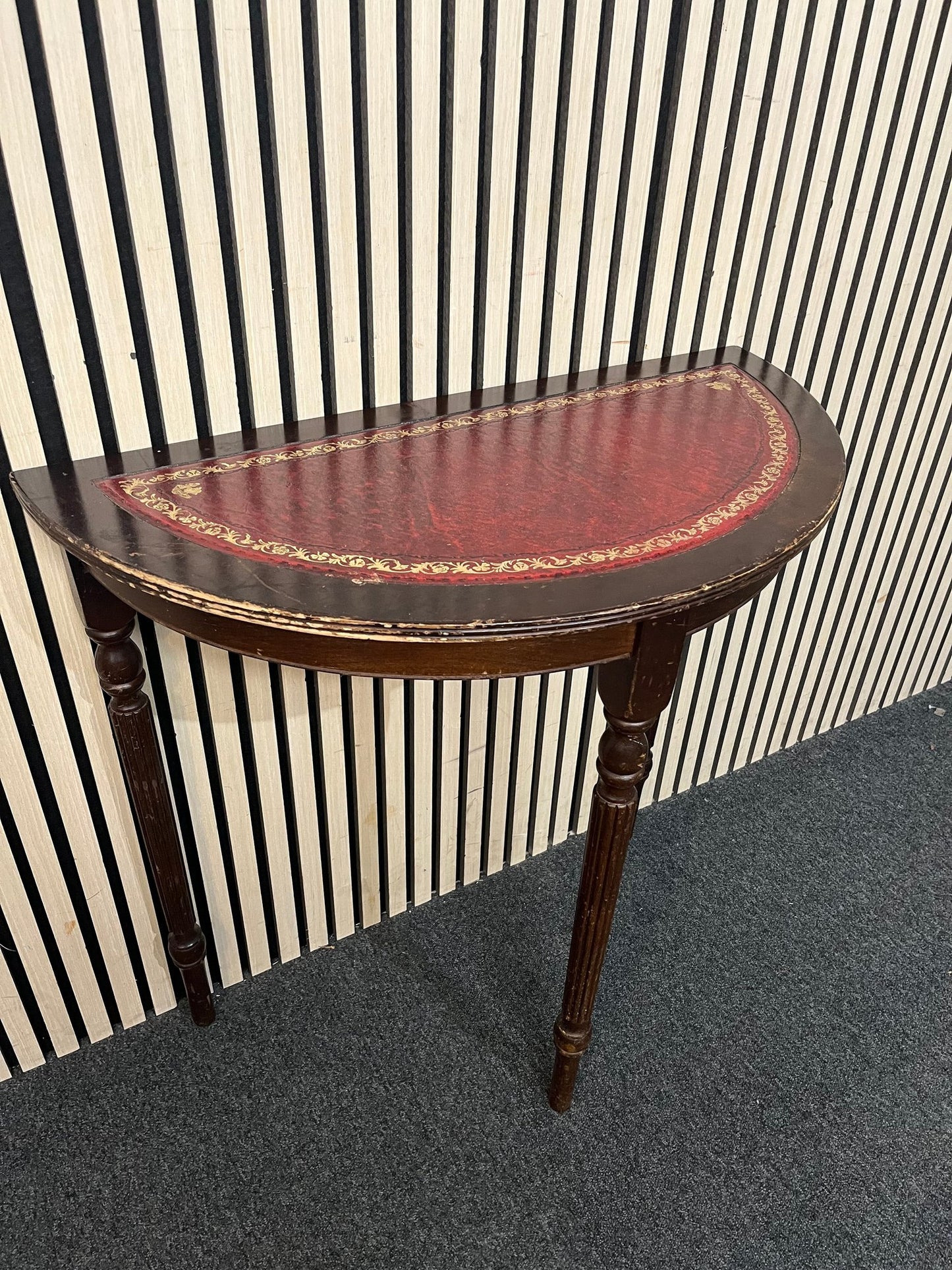 Mahogany half moon table  (H 76 x W 79 x D 40 cm) 3126