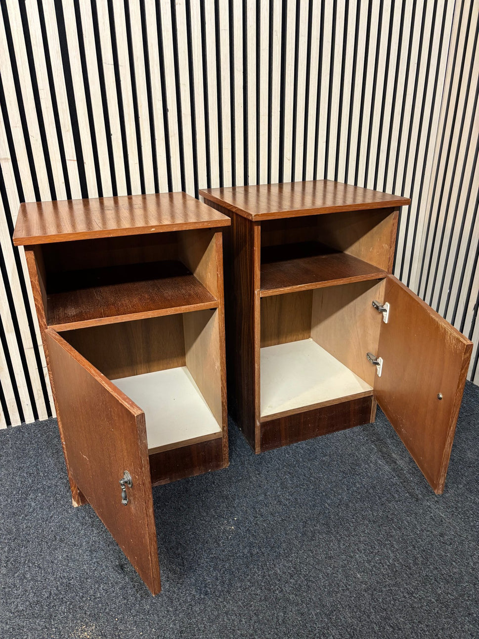 Mahogany 1 door bedside locker with shelf (SET OF 2) 2226