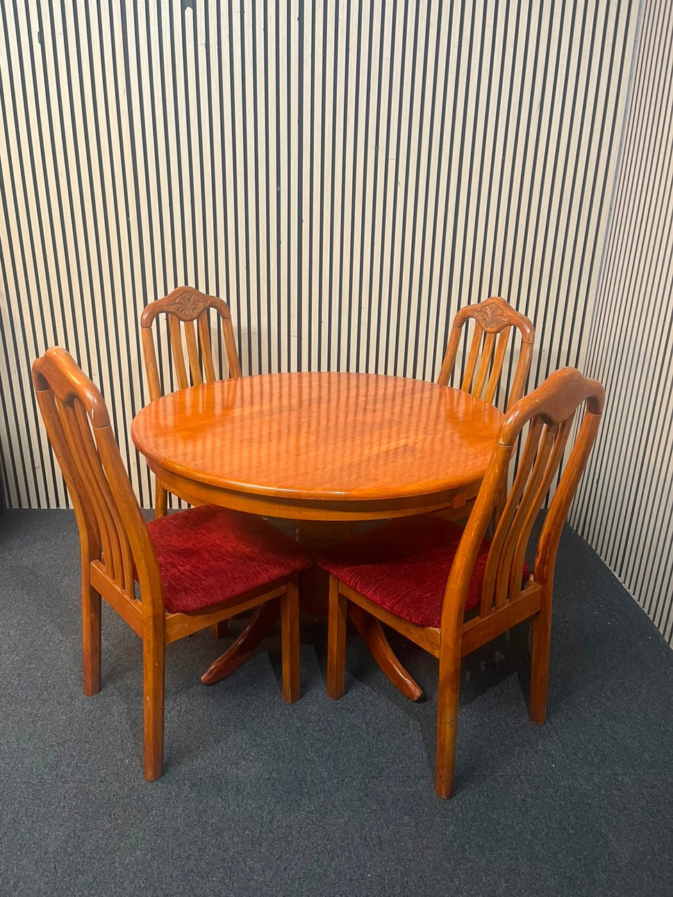 Cherry stained circular kitchen table, central coulmn base (106 cm in diameter)with 4 no. matching chairs with wine seat fabric 43346