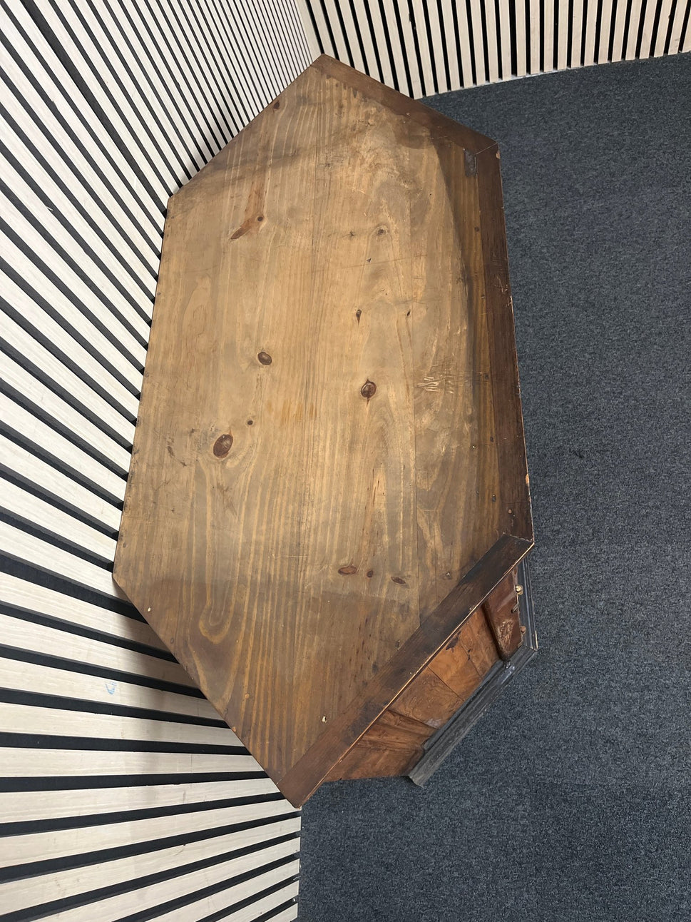 Baly solid mexican pine corner 2 door TV unit (H 85 x W 111 x D 51 cm) 43419
