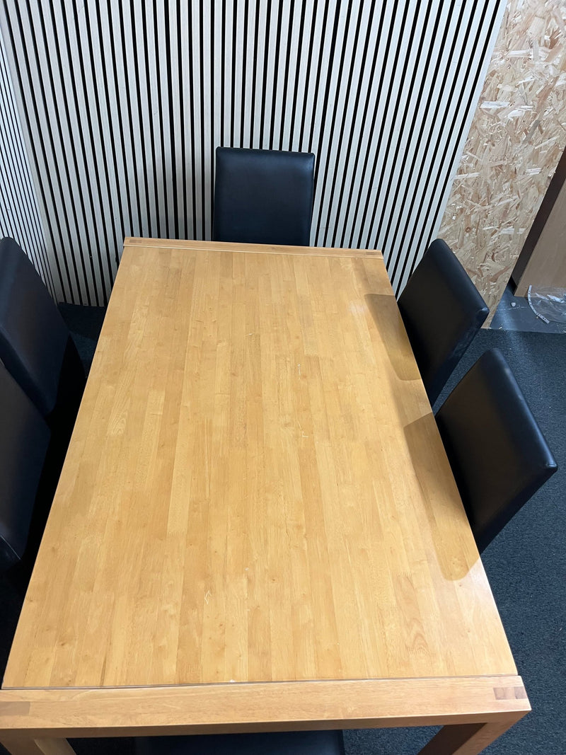 Rectangular beech dining table (L 150 x W 90 cm) with 6 black leatherette dining chairs 43505 - image 3