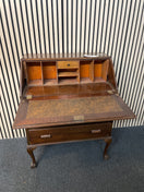 Switch Mahogany ornate writing bureau with 3 drawers (H 98 x W 74 x D 41 cm) 2425 3 image