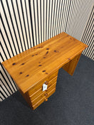 Solid pine vanity set with four drawers, mirror, and stool. (H 72 x W 100 x D 44 cm)
left hand side drawers  44129A