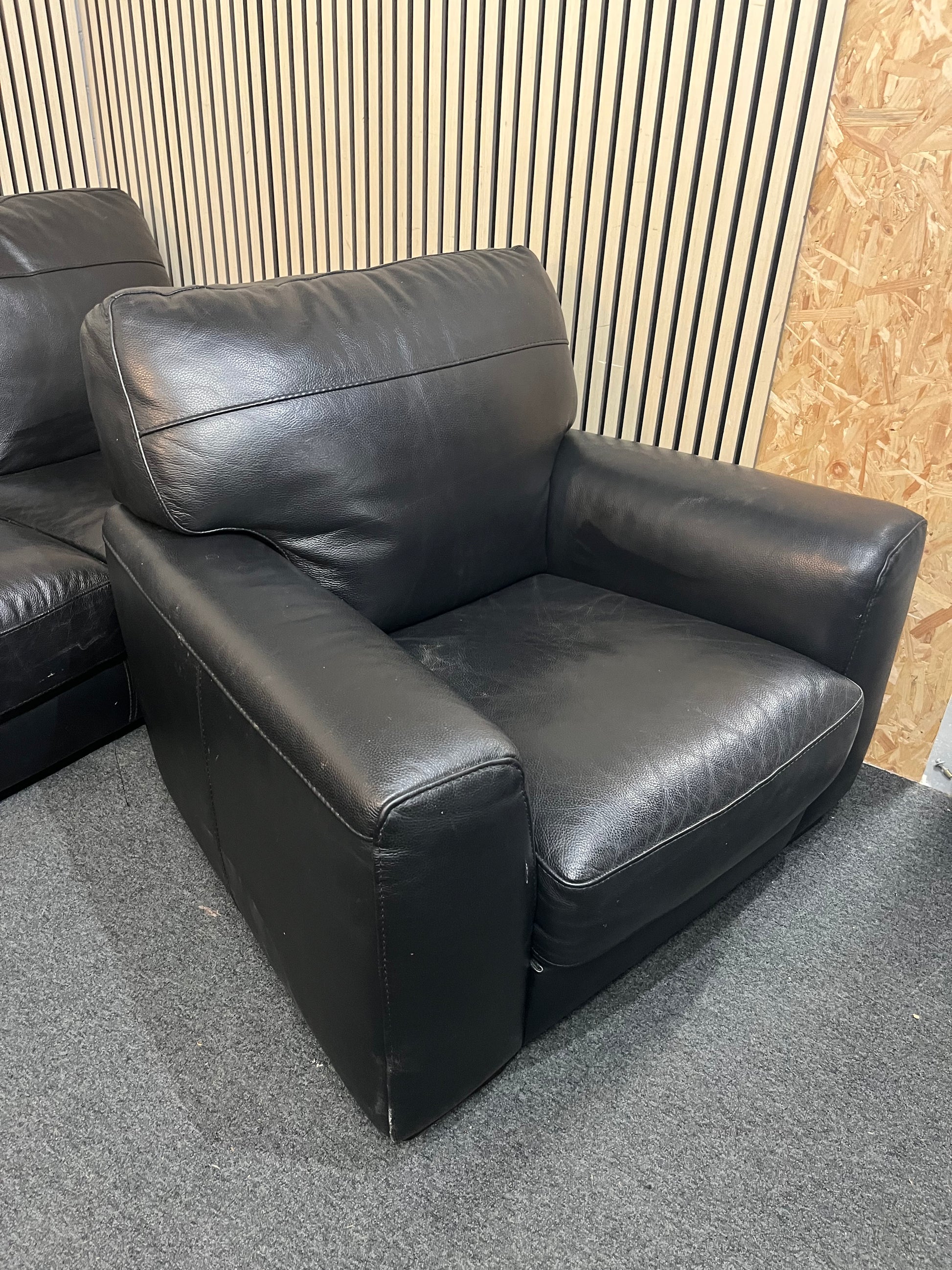 3+1 Black leather sofa suite  43745