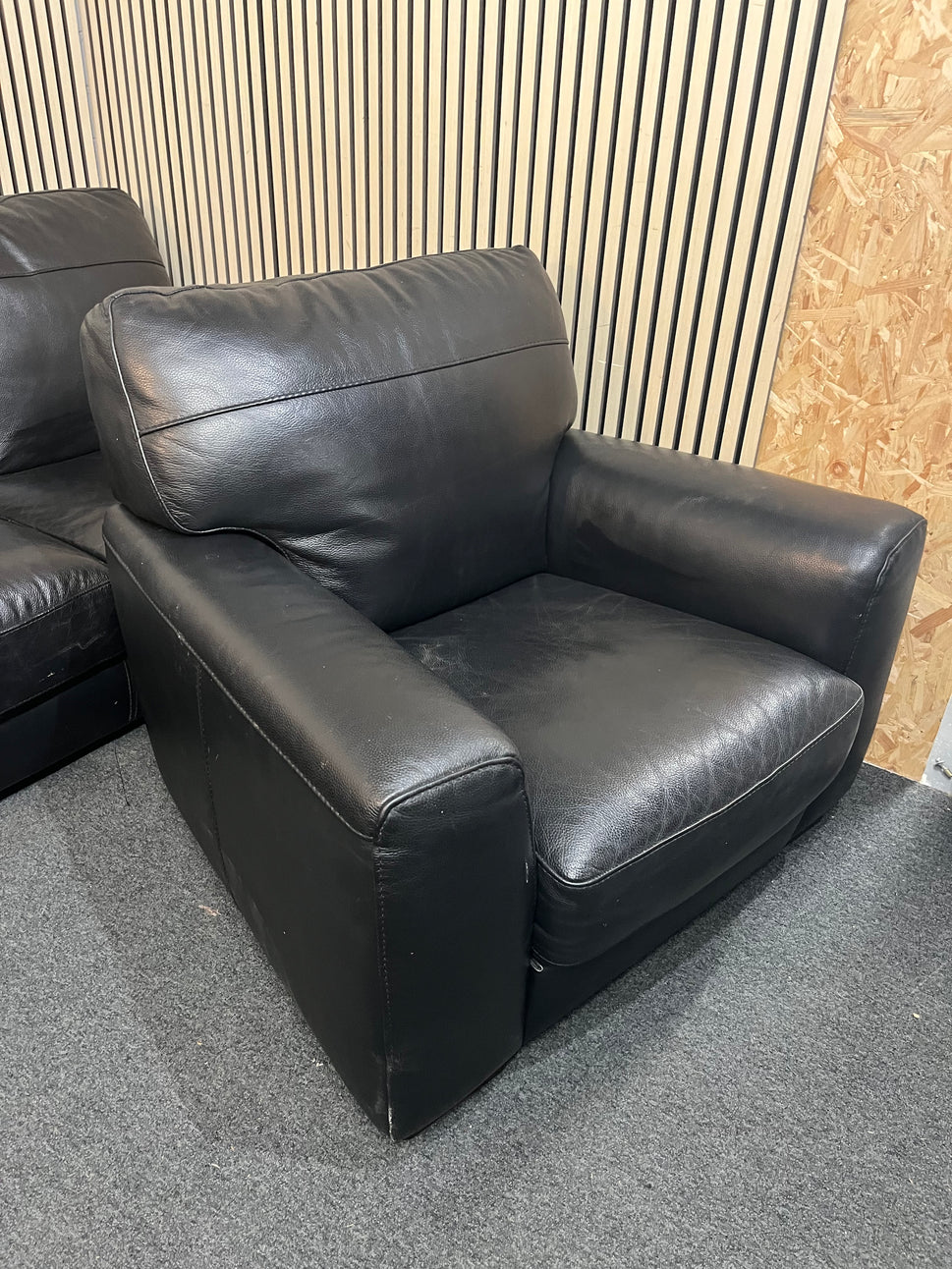 3+1 Black leather sofa suite  43745
