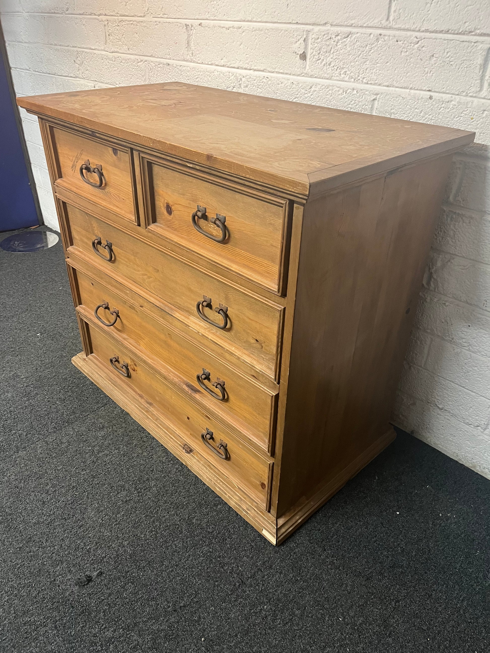 Corona waxed pine chest of drawers  (H 88 x W 103 x D 54 cm) 1325