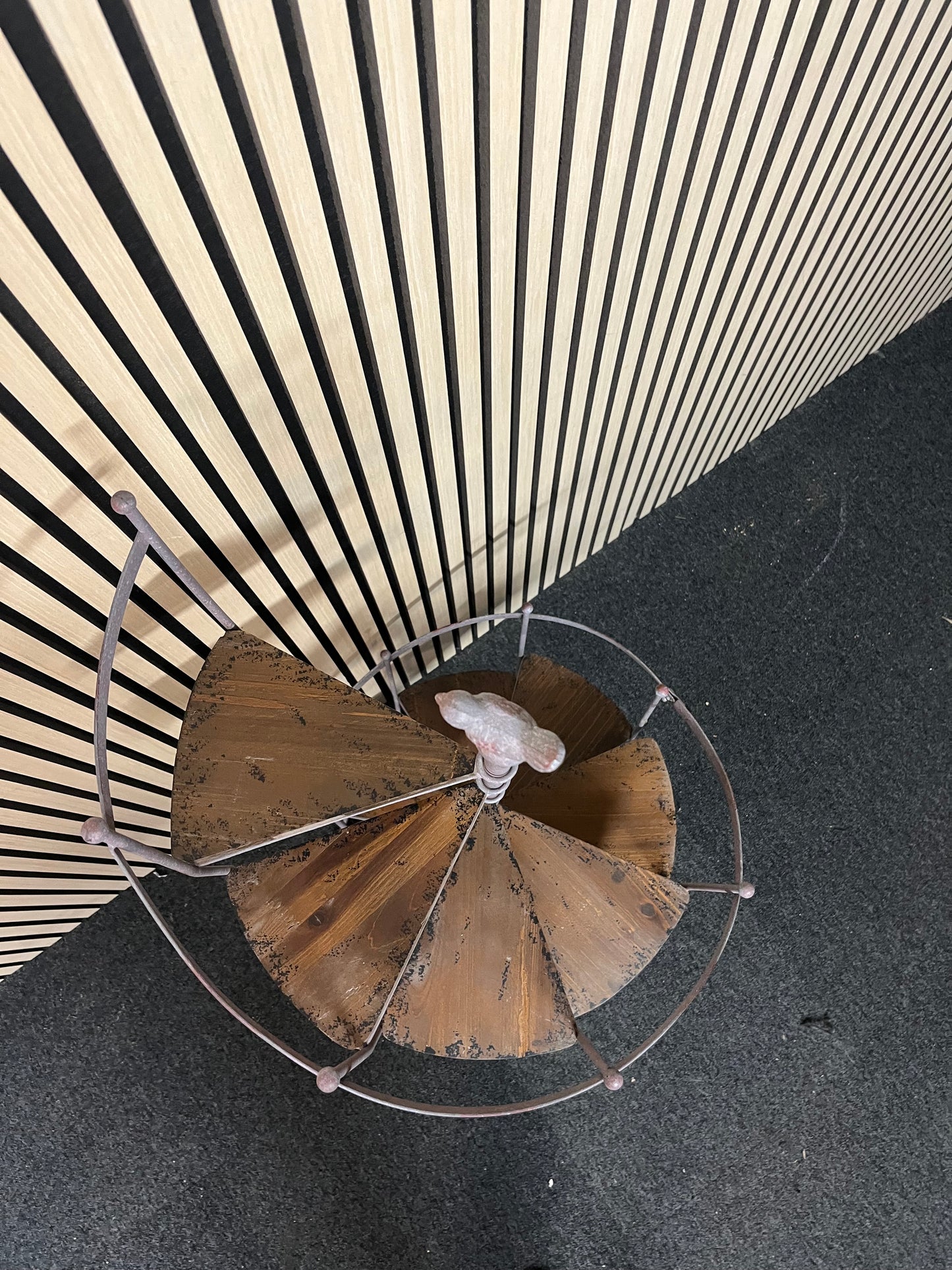 Metal and wood stair effect shelf unit 2325