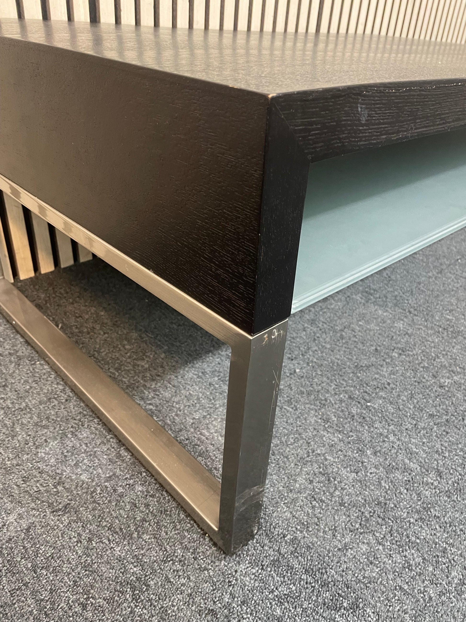 Low darkwood and glass coffee table with metal frame  (H 43 x 115 x D 65 cm) 3126
