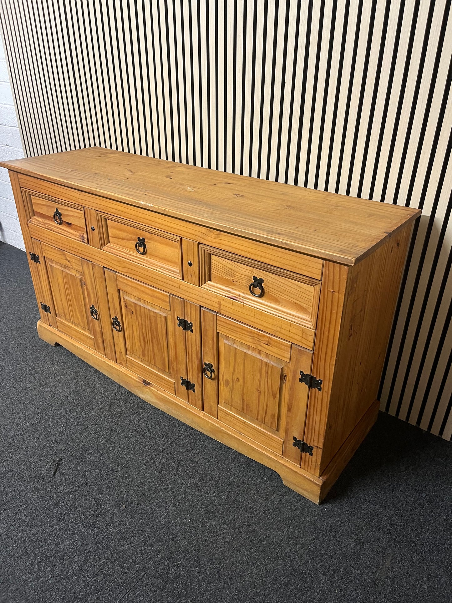Large long 3 door 3 drawer waxed pine sideboard (H 84 x W 151 x D 47 cm) 2325