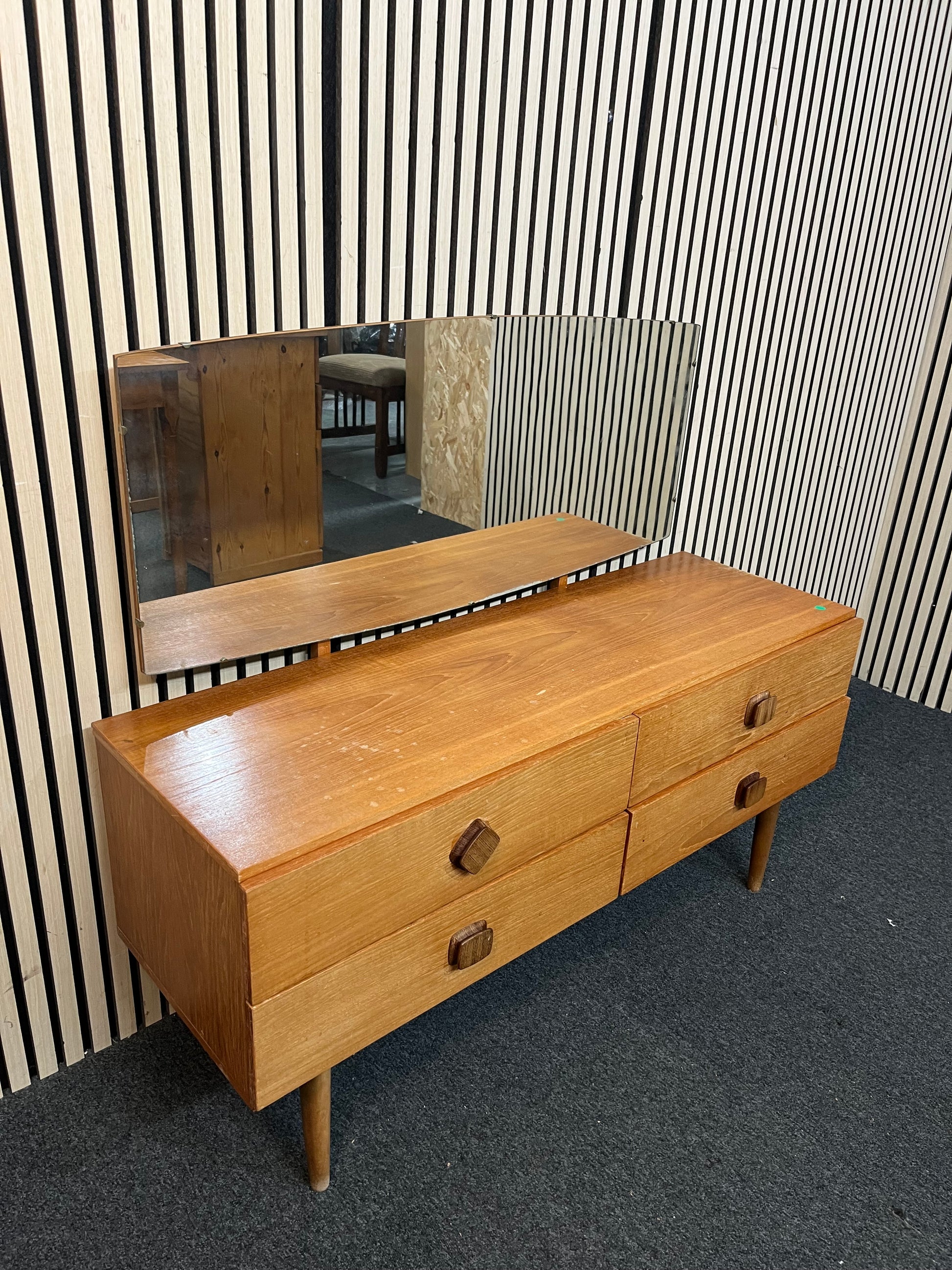 Low Mid century teak veneer 4 drawer sideboard with mirror  43498