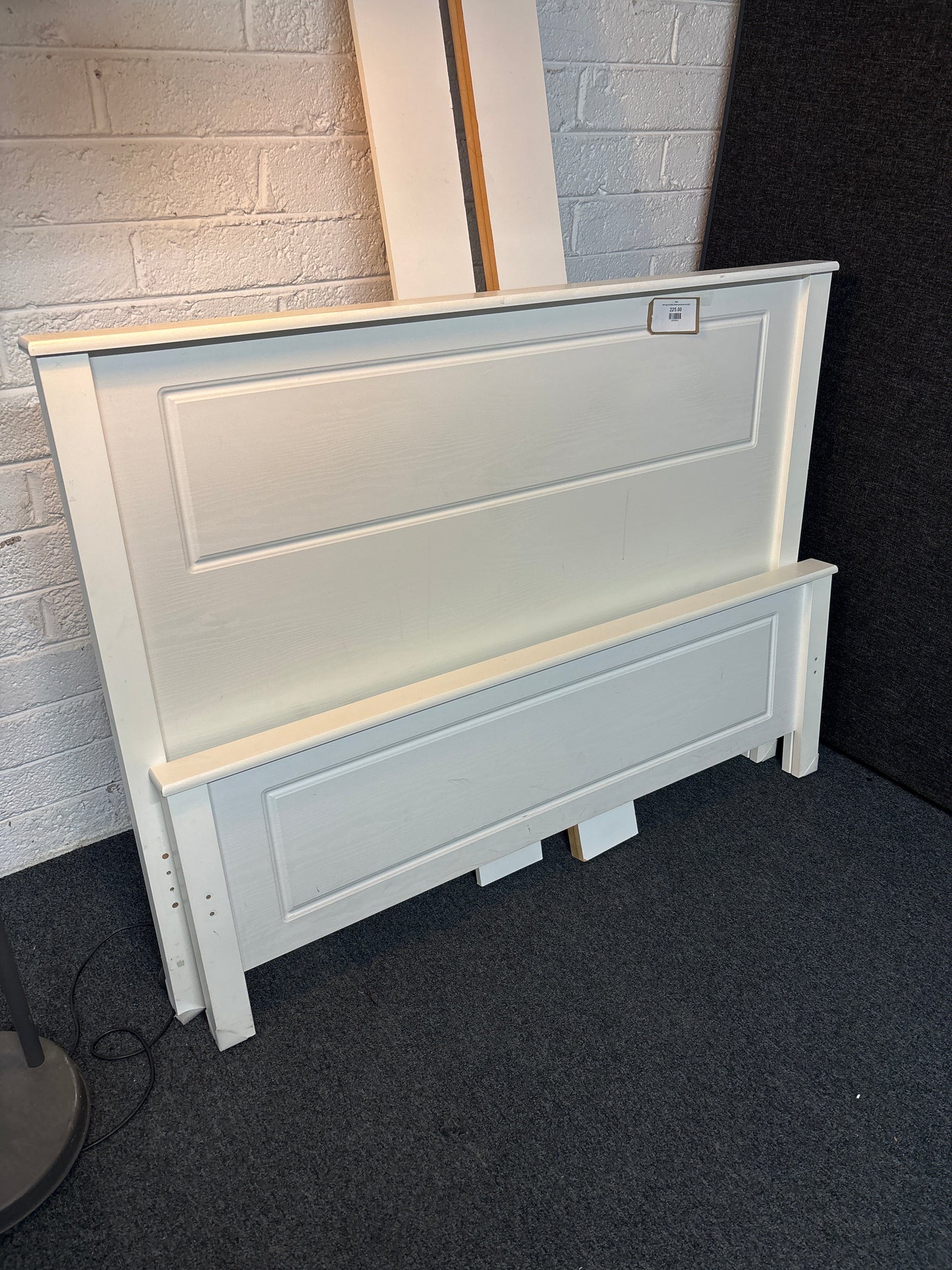 4ft 6 high end white slatted back framed bed 2225