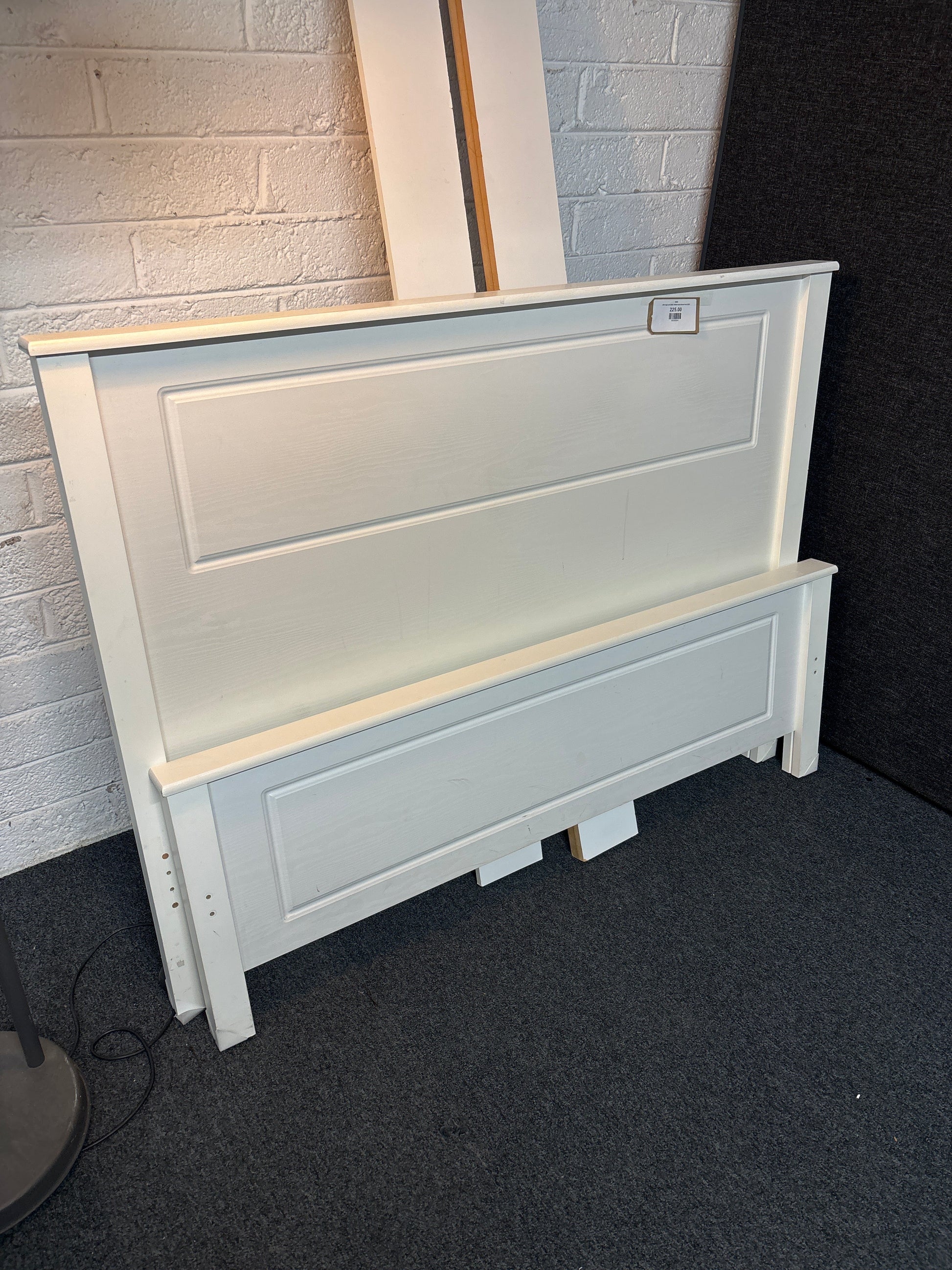 4ft 6 high end white slatted back framed bed 2225