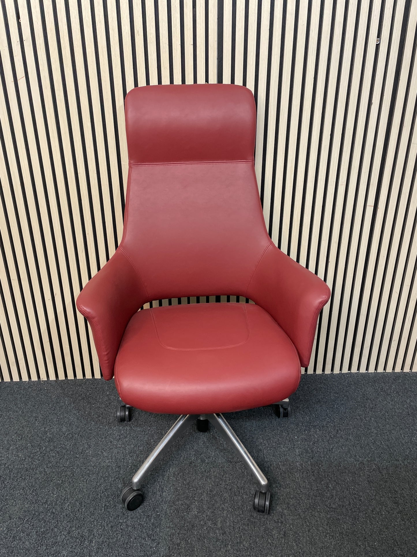 Ex Demo Tempo high back executive swivel chair in WINE LEATHERETTE, Height adjustable, chrome gas lift, syncronised mechanism. ONLY ONE IN STOCK. PRICE INC VAT