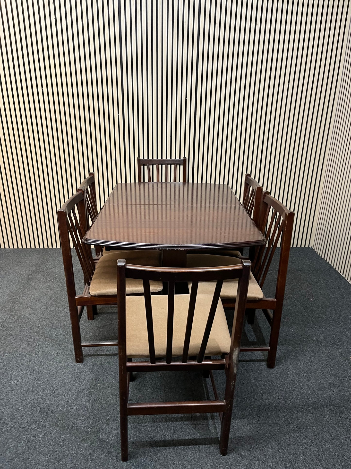 Rossmore mahogany rectangular extendable dining table with 6 no. matching chairs with brown fabric seat cushions (L 128 -170 cm x W 87 cm) 2425