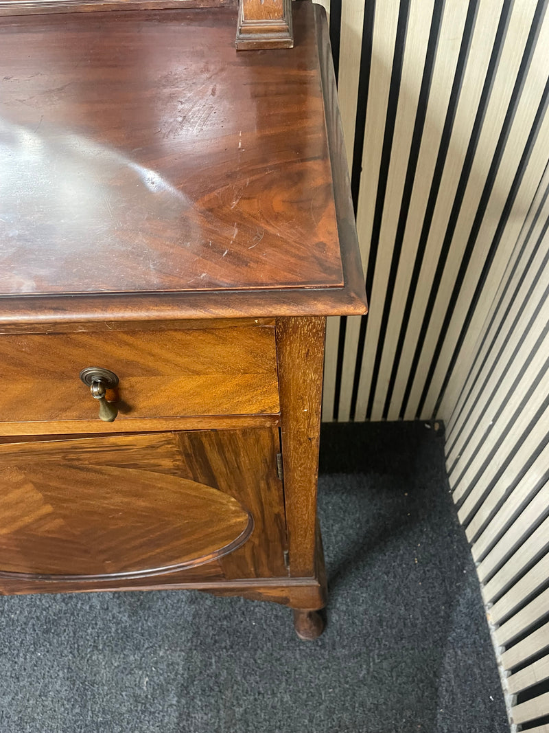 Edwardian style mahogany sideboard featuring inlaid parquetry and oval mirror, height 150 cm, width 132 cm, depth 47 cm  44723