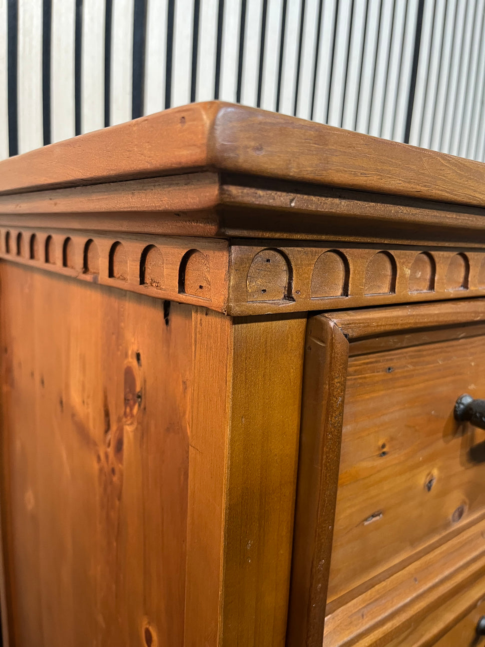 Solid natural pine 2+2+2+1 large chest of drawers (H 120 x W 110 x D 50 cm) 2425