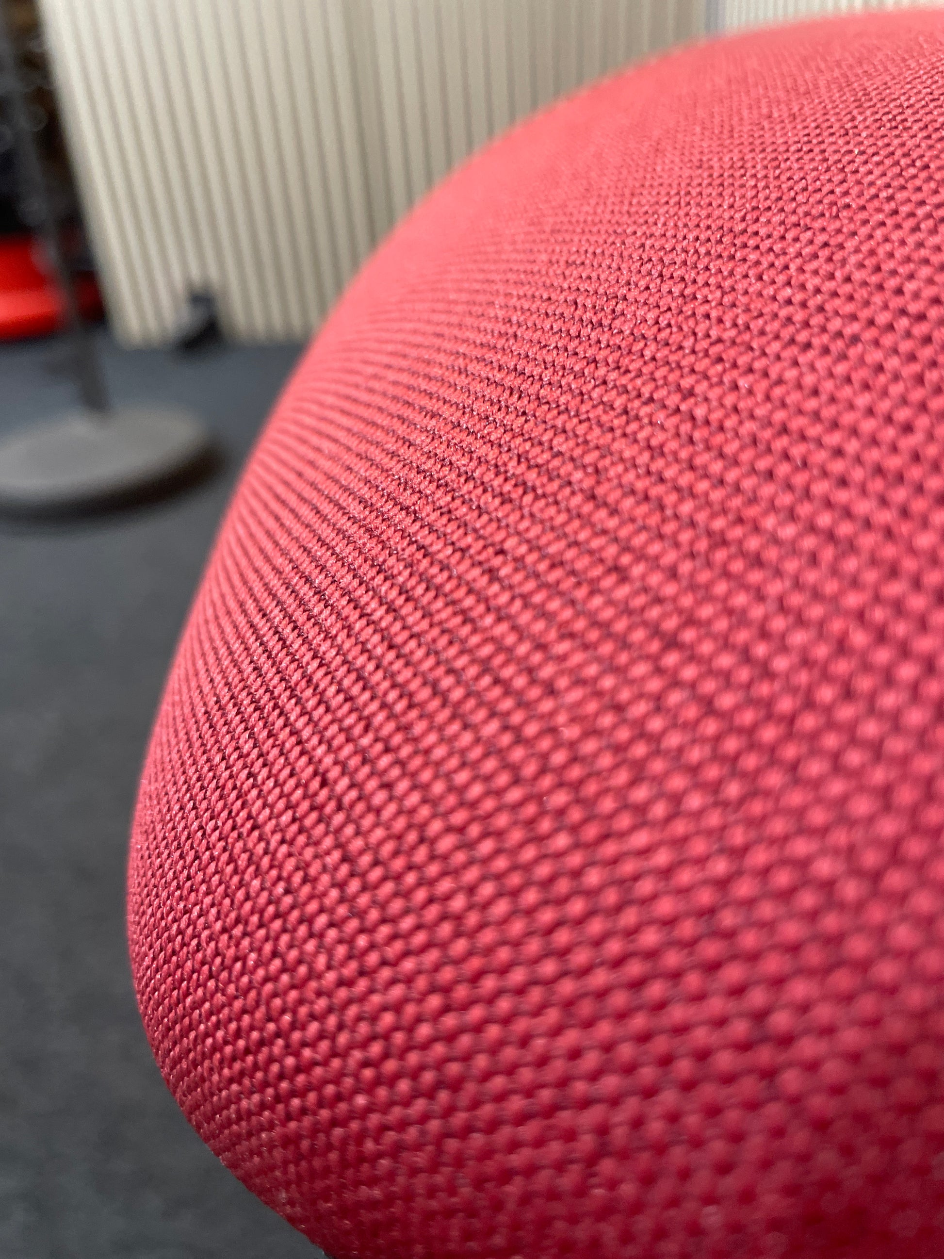 Senza 3 lever swivel chair with HA-MESH Back - PASTEL RED