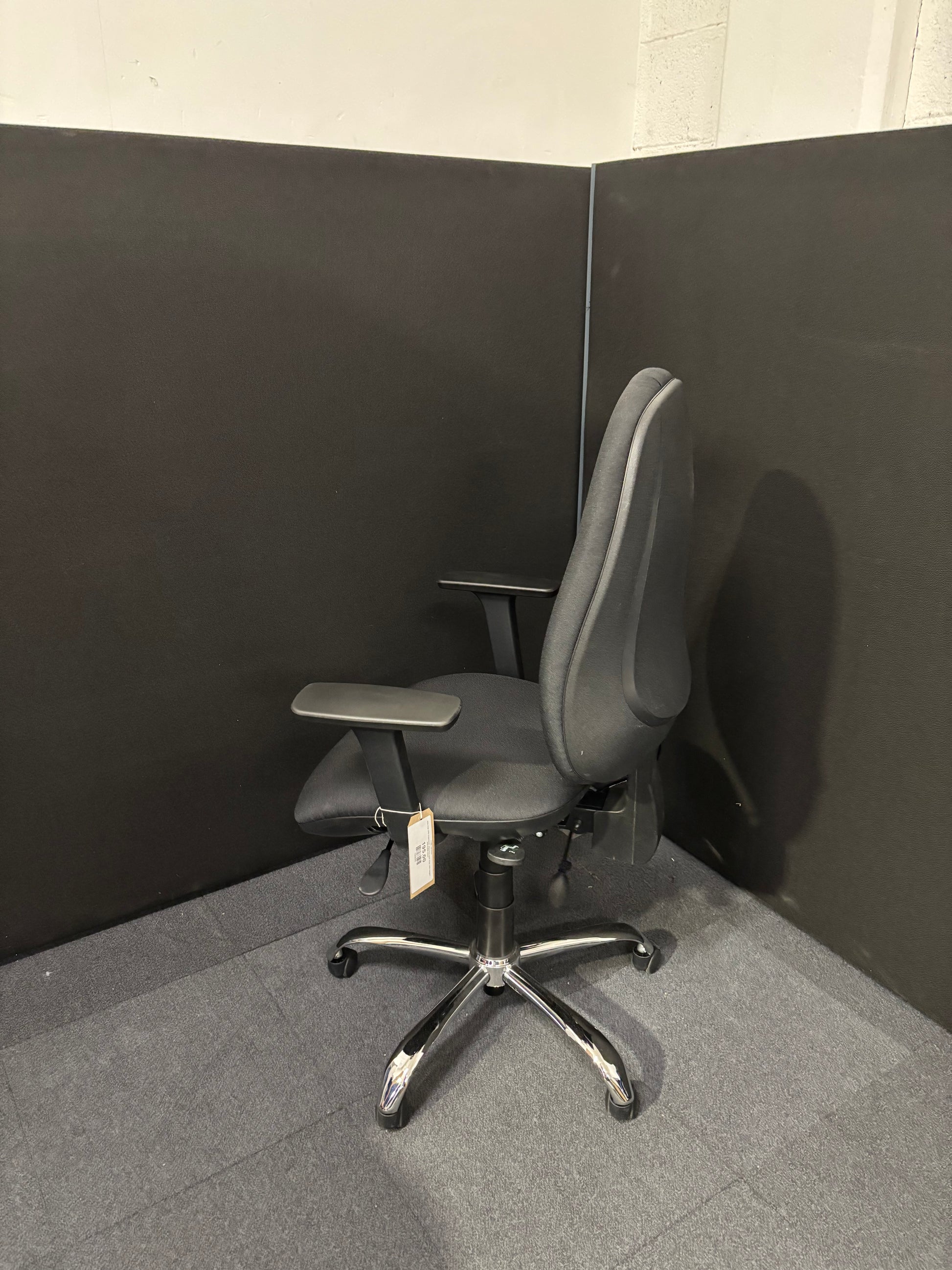 Jota ergo 24hr ergonomic asynchro task chair with height adjustable arms
