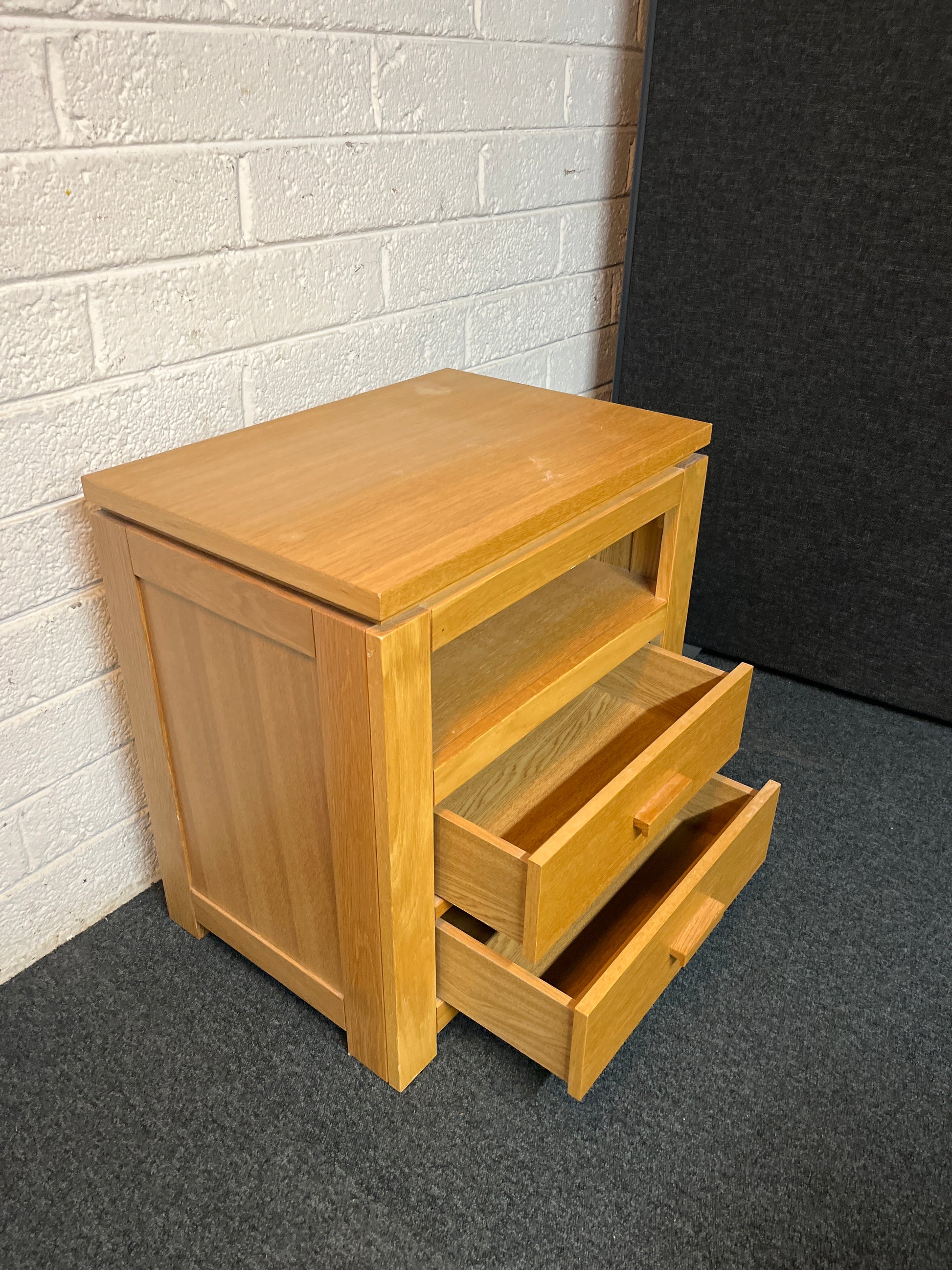 Solid oak 2 drawer 1 shelf bedside locker (H 64 x W 60 x D 43 cm)  2225