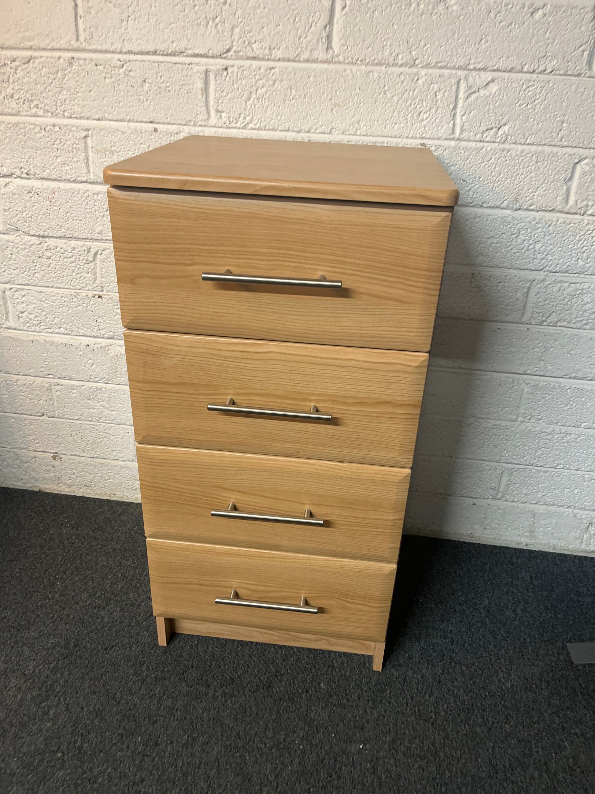 Tall oak laminate 4 drawer bedside locker (H 92 x W 45 x D 45 cm) 3225