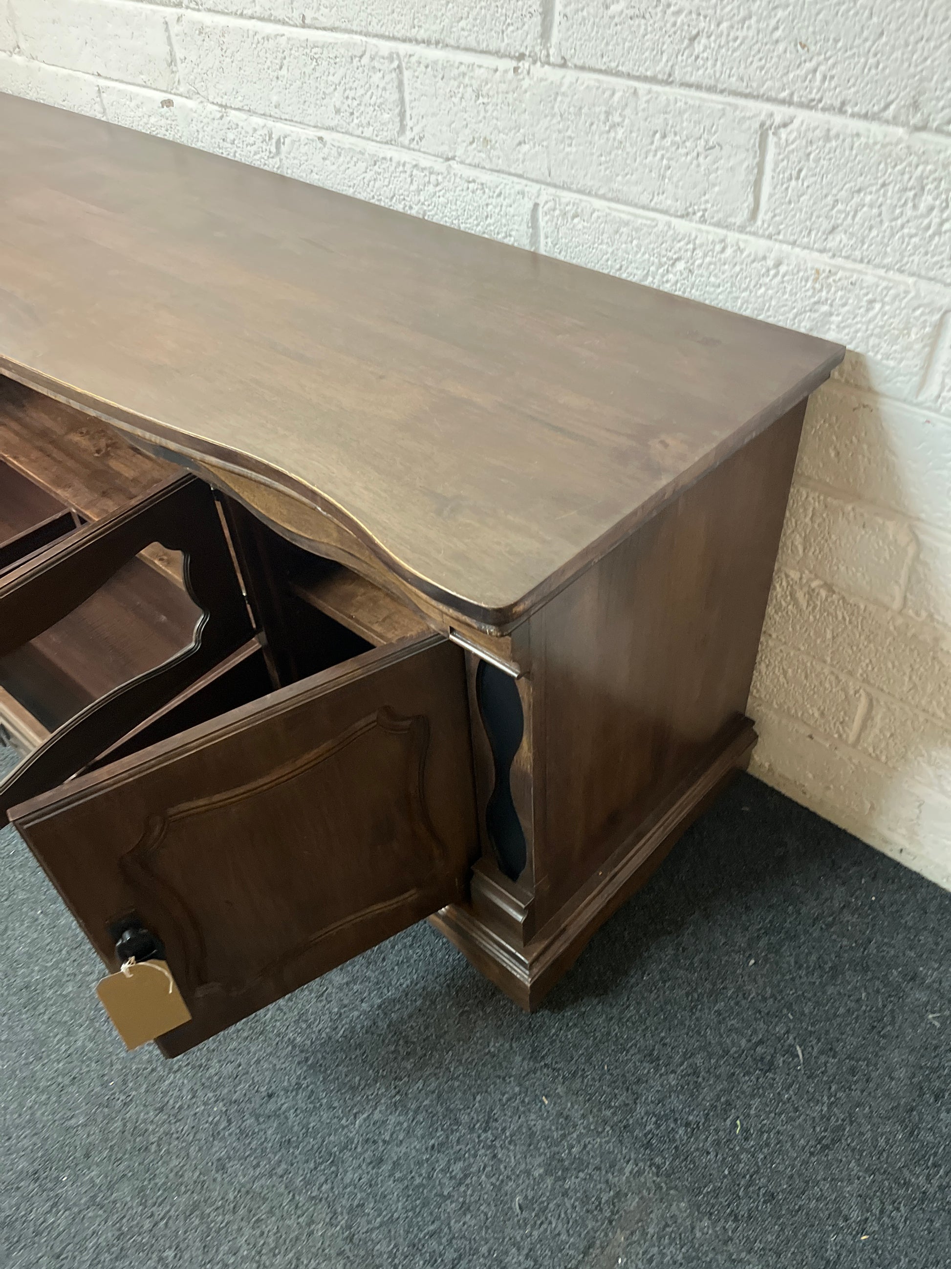 Low  dark wood 4 door 2 drawer sideboard TV unit (H 65 x W 190 x D 52 cm)  1325