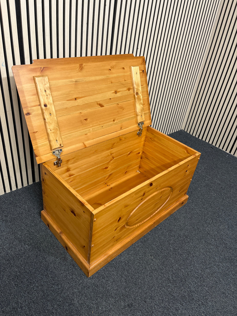 Natural Pine Top Open Blanket Box 1226