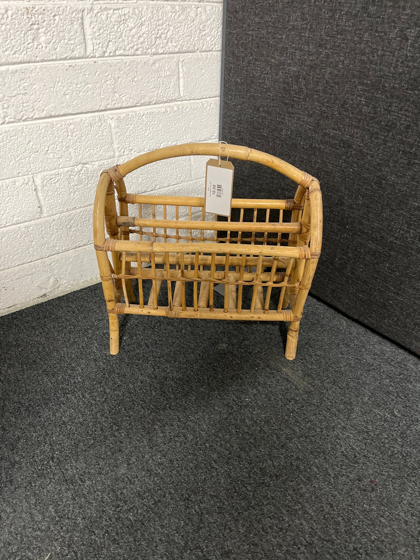 Cane magazine rack 3225