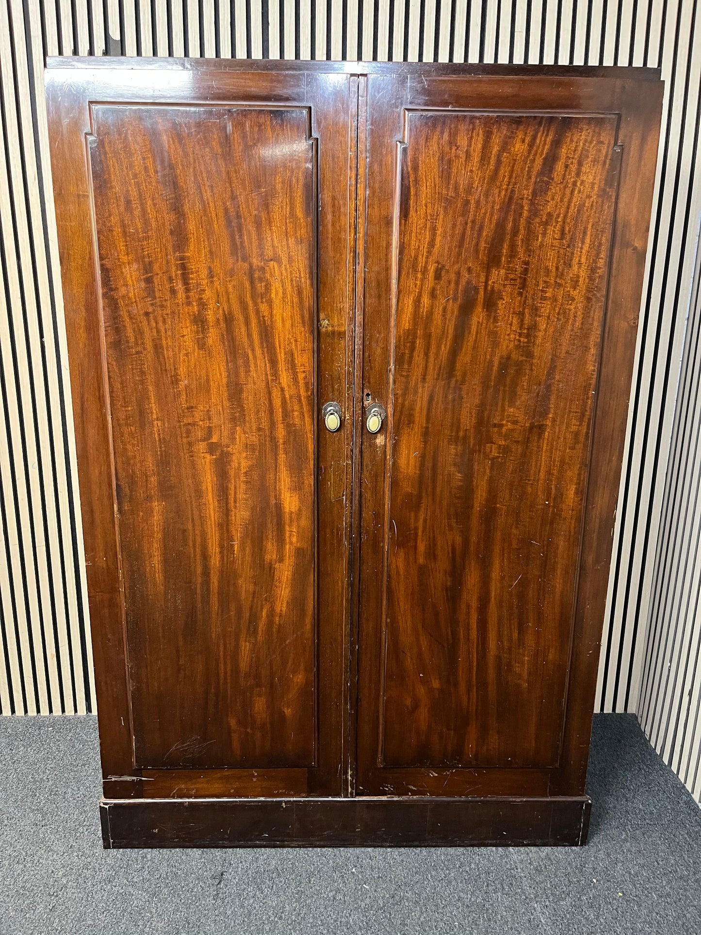 Solid Mahogany 2 door gentlemans wardrobe (H 180 x W 120 x D 54 cm) 43519