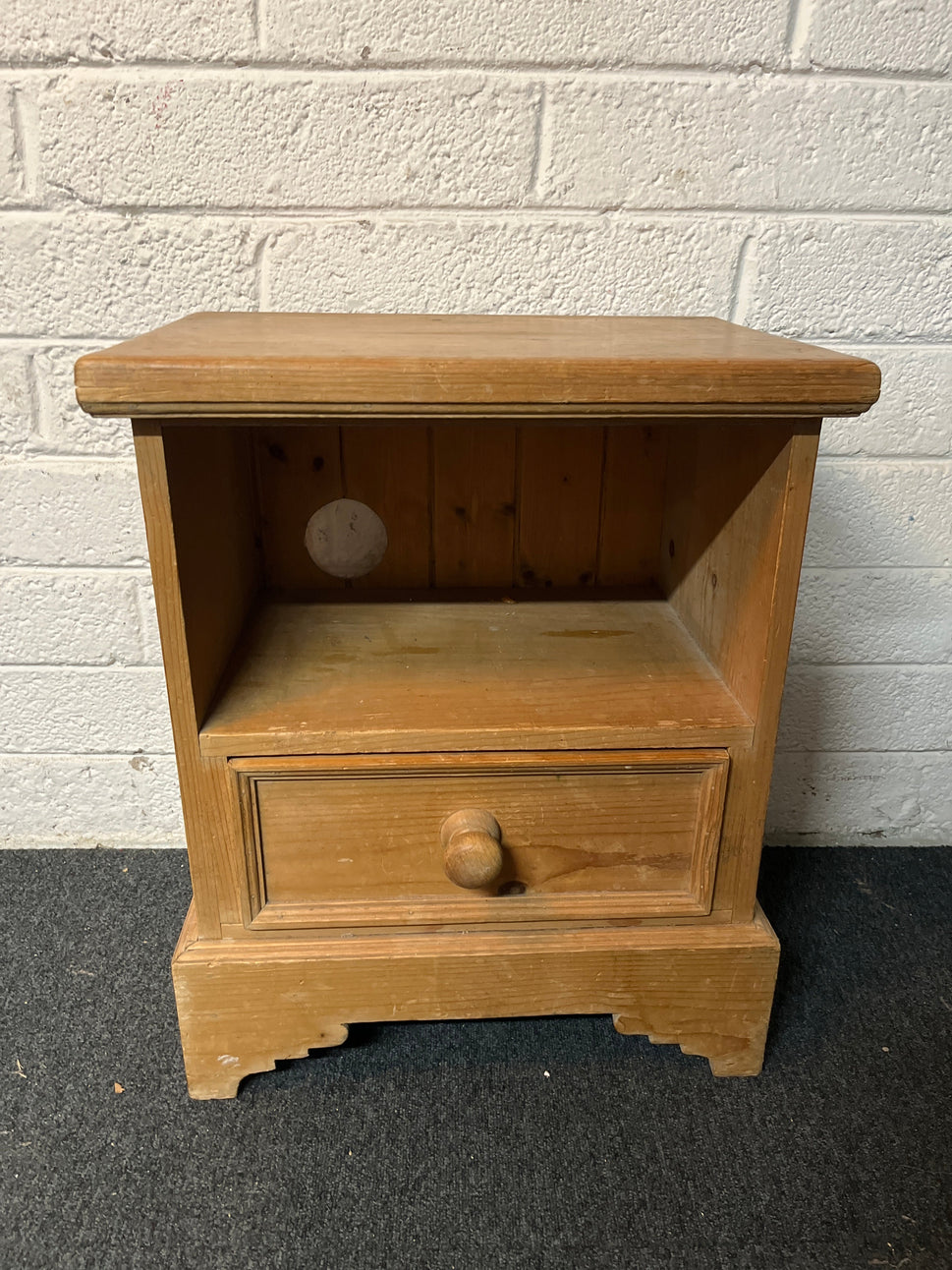 Pitch pine 1 drawer 1 shelf bedside locker (H 61 x W 51 x D 36 cm) 4025