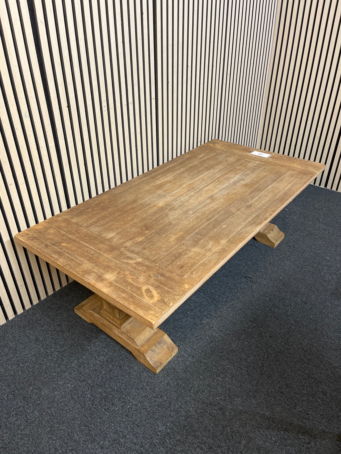 Oak veneer low coffee table   44250