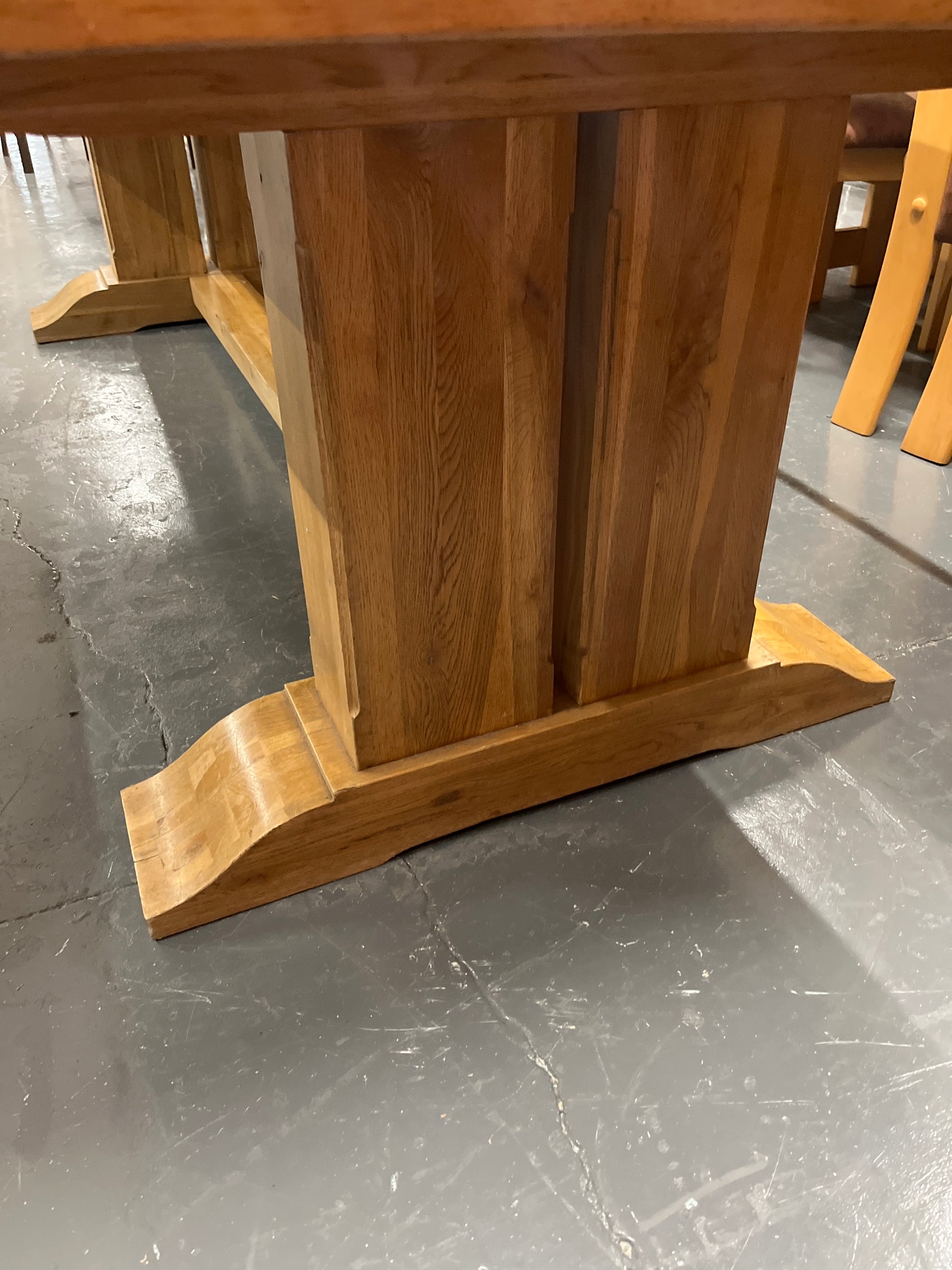 Large solid oak 8ft kitchen table 132 5