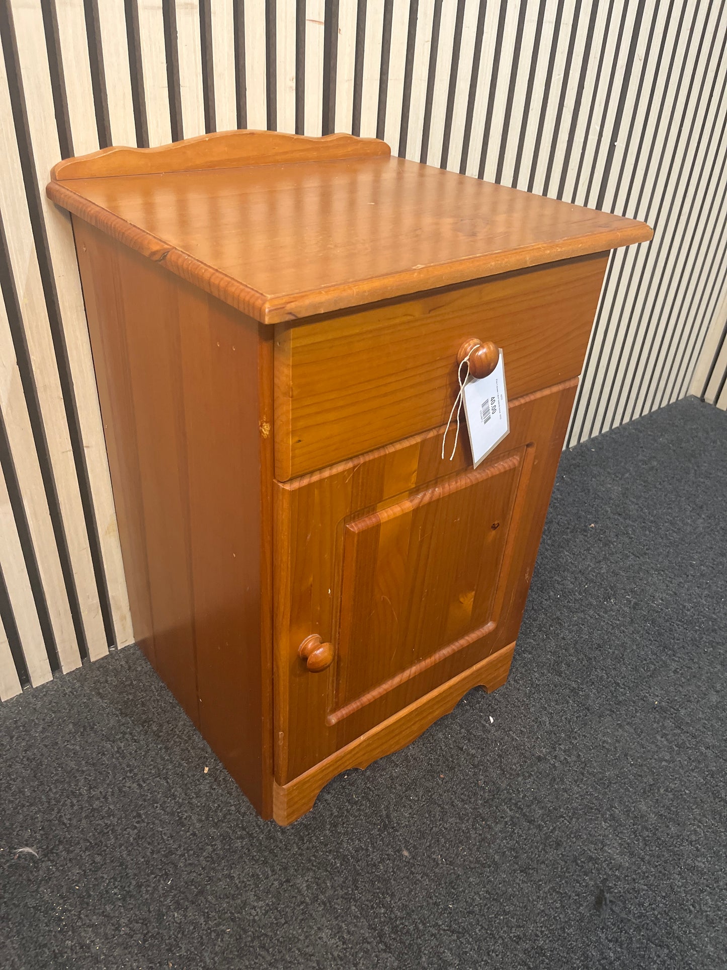 Pine 1 drawer 1 door bedside locker  43757