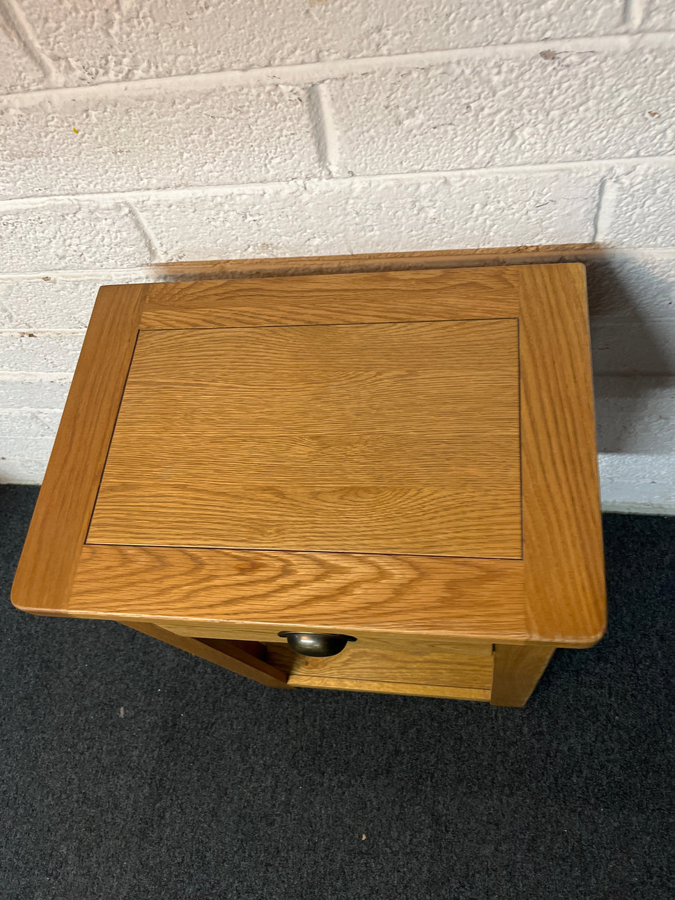 Solid oak small sqaure 1 drawer lamp table 2225
