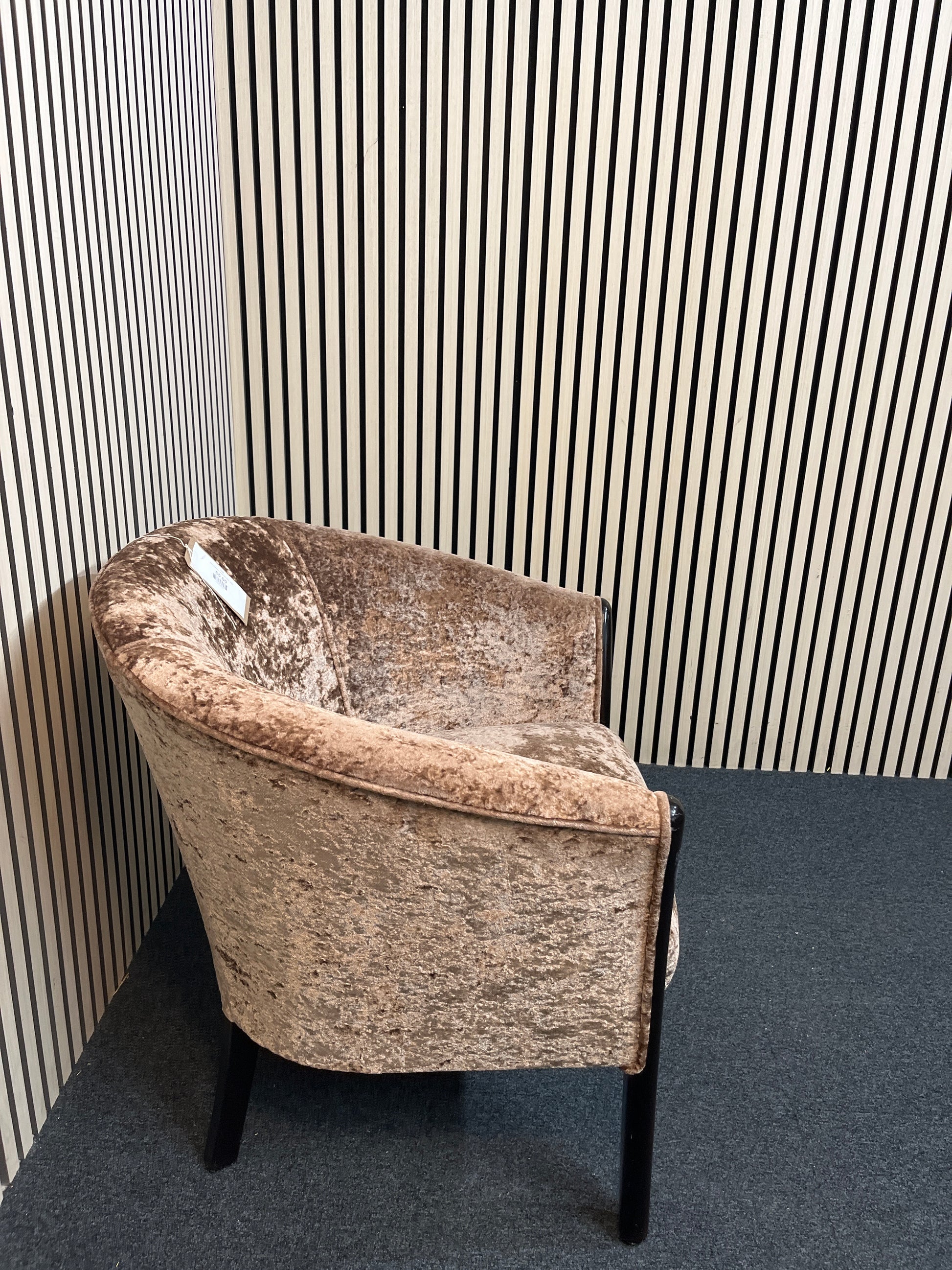 pink crushed velvet tub chair  3126