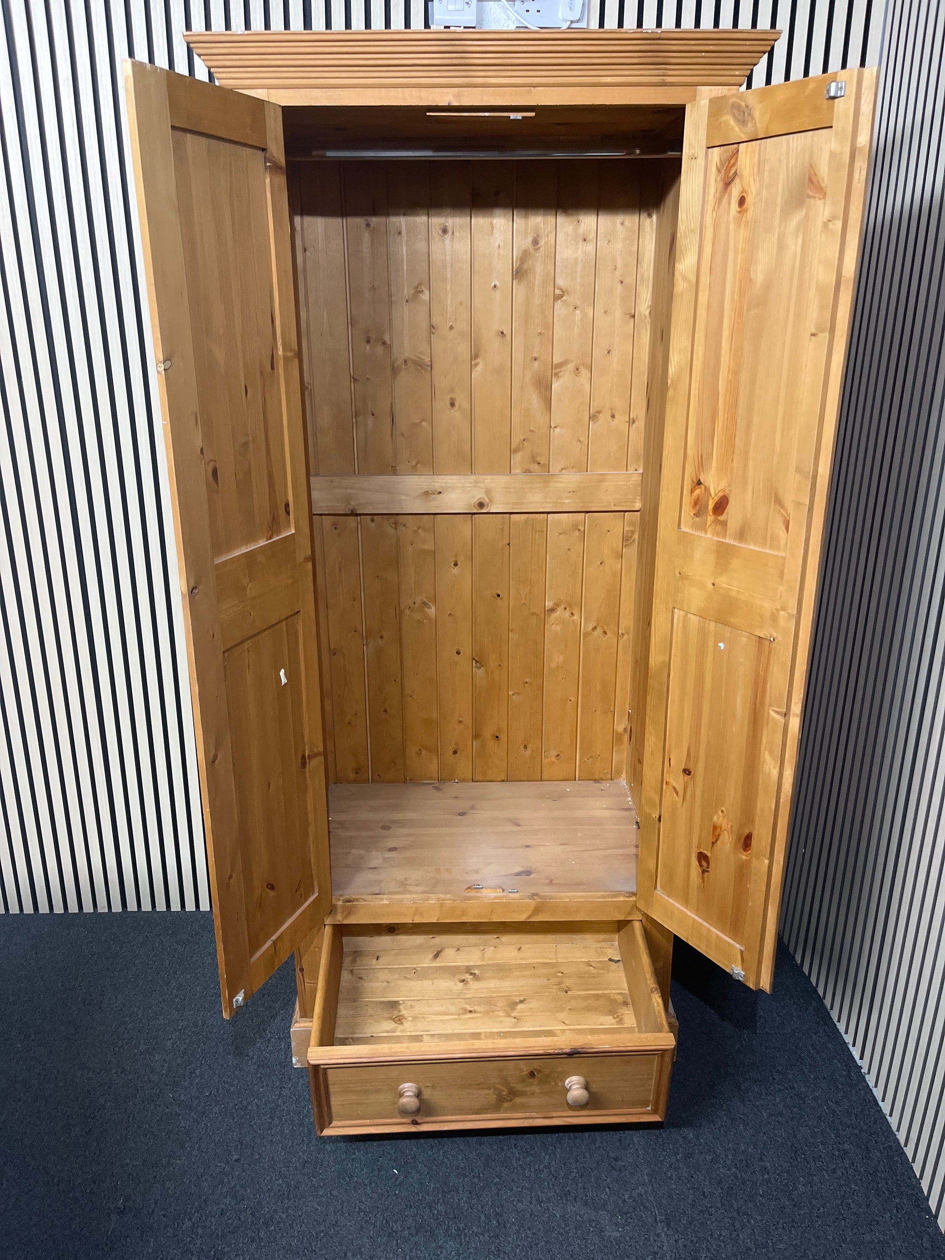Tall pitch pine wardrobe (H 200 x W 90 x D 59 cm) 3325