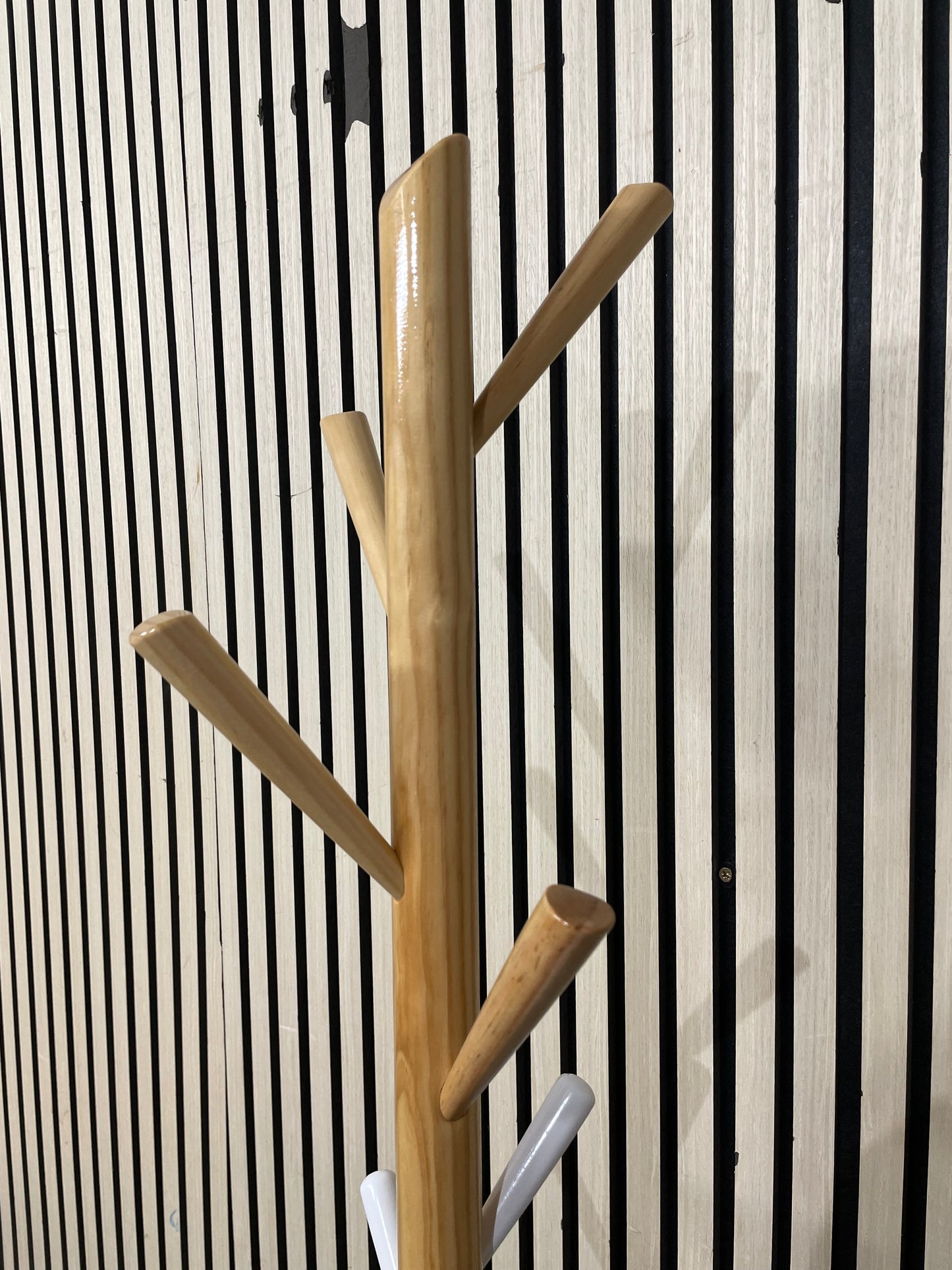 Tall Pine coat stand with white metal base