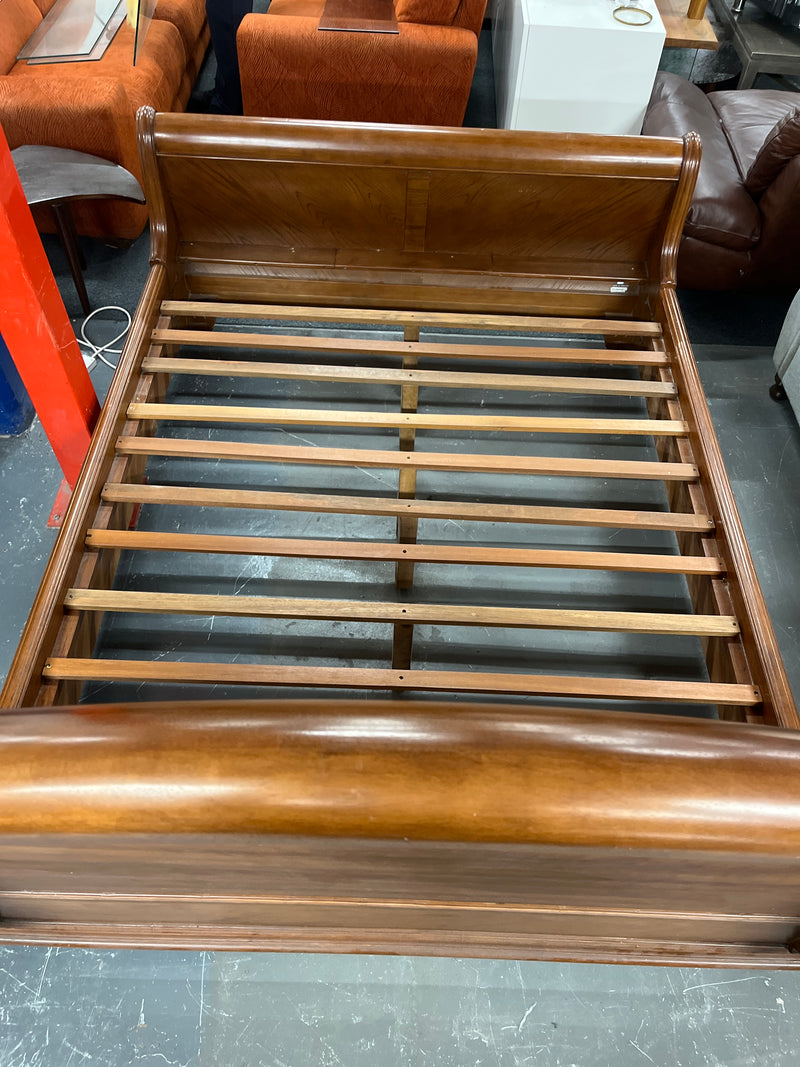 5ft King size solid mahogany high back framed bed  44639