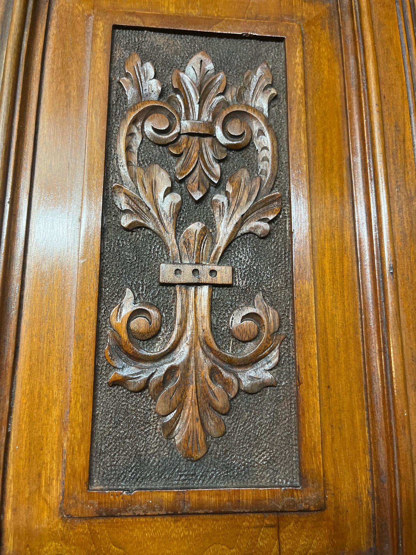 Antique dark mahogany tall ornate single door wardrobe with details (H 200 x W 112 x D 50 cm) 1425