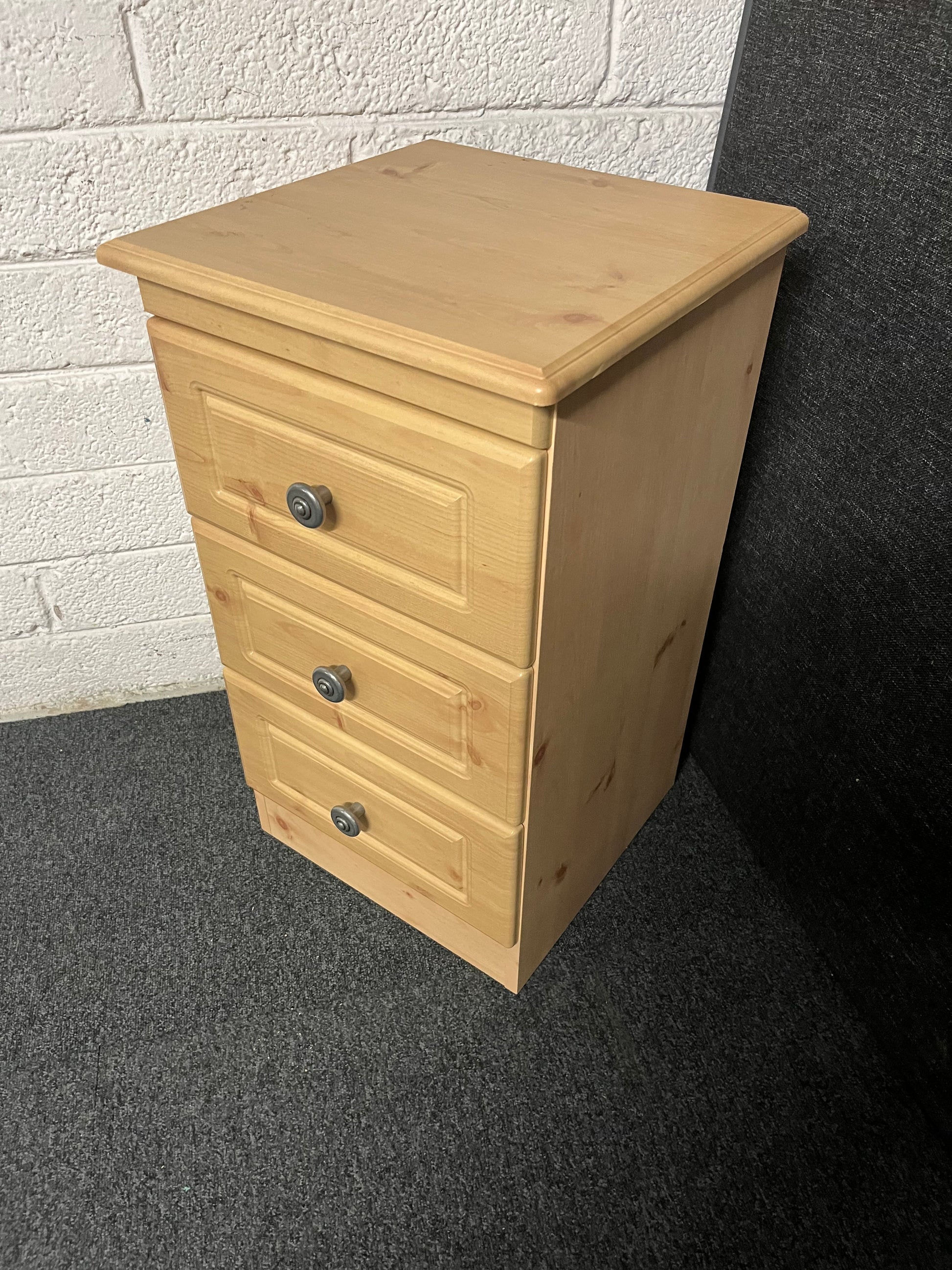 Maple 3 drawer bedside locker 1225