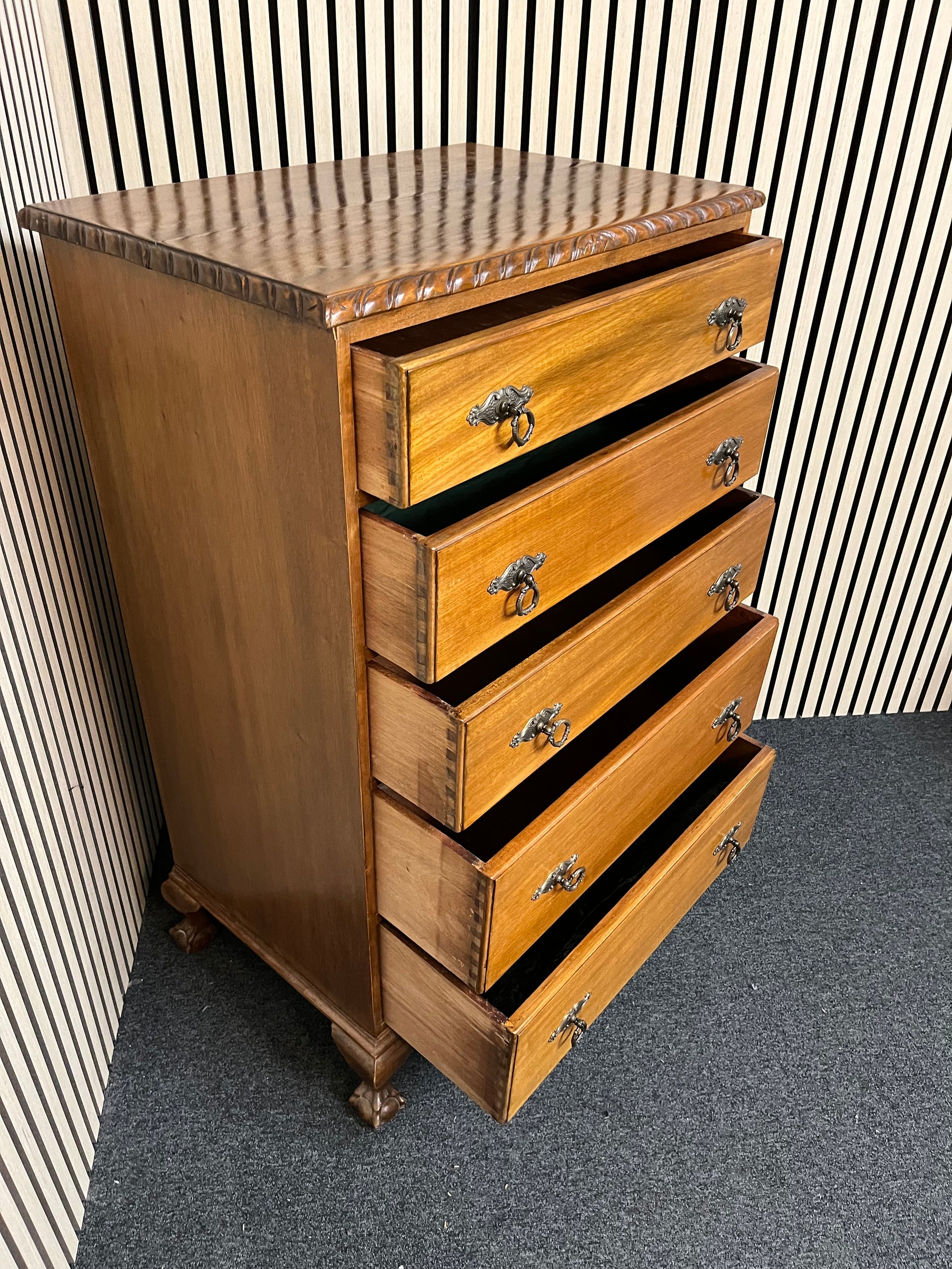 Tall 5 high mahogany chest of drawers (H 115 x W 70 x D 50 cm) 2325