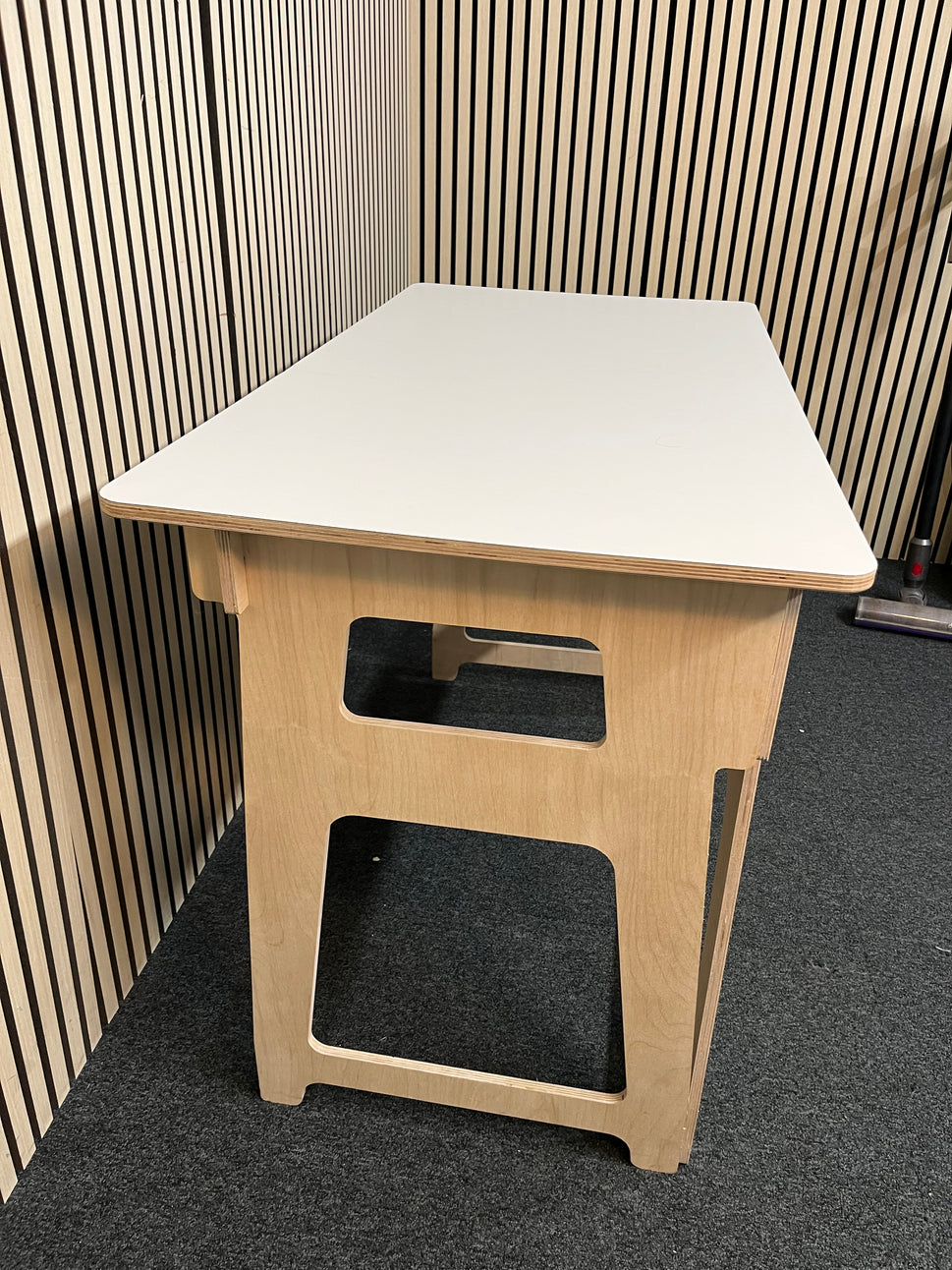 Ply folding table with white laminate top  2425