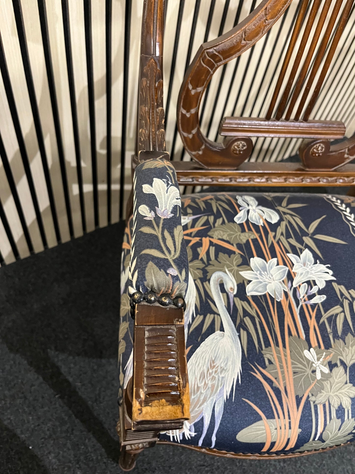 Ornate mahogany framed, blue bird tapesty design fabric 2+1+1 suite 2325