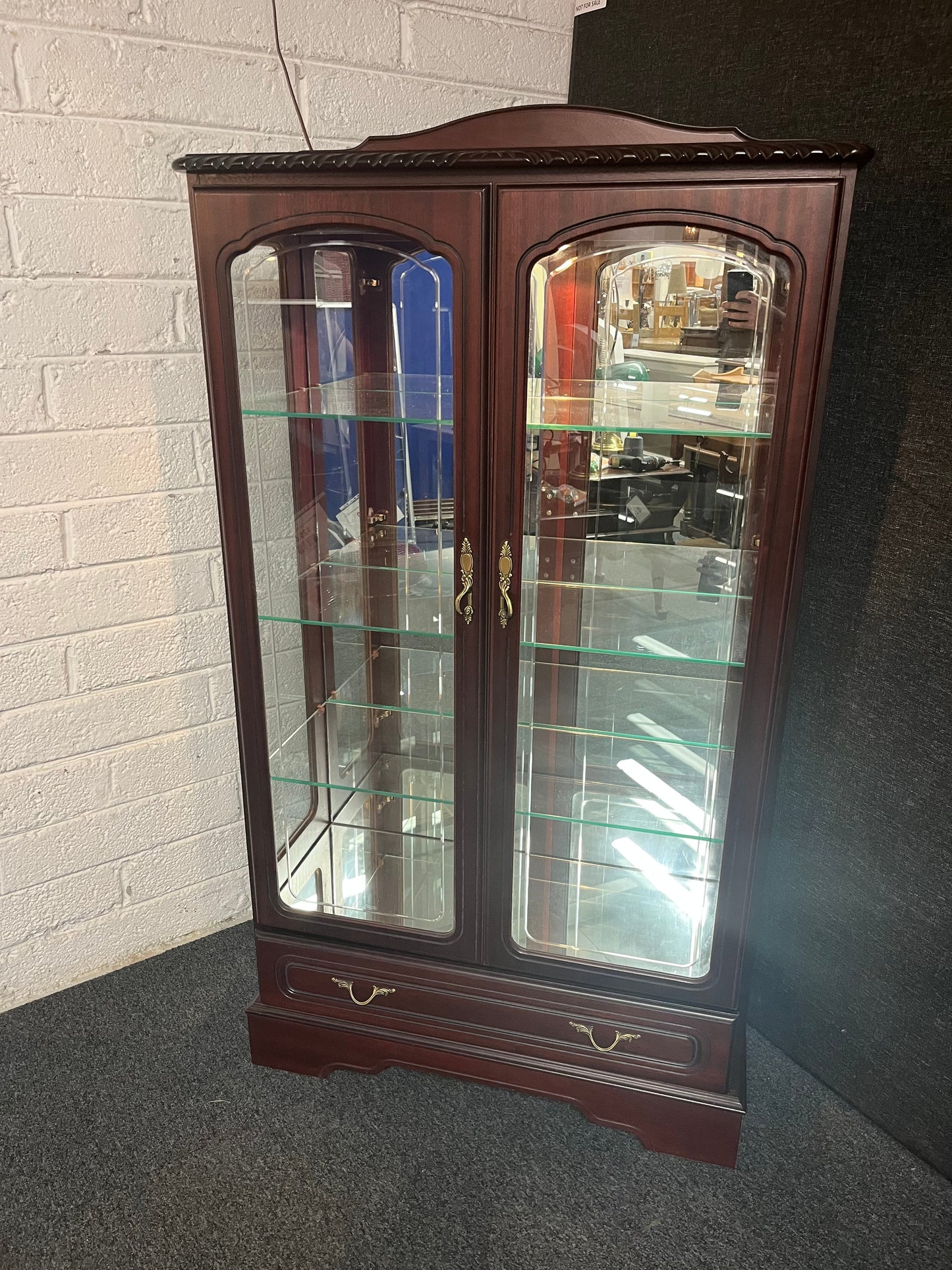 Rossmore Mahogany glass  2 door display unit with rope effect detailing (H 154 x W 82 x D 33 cm) 2225