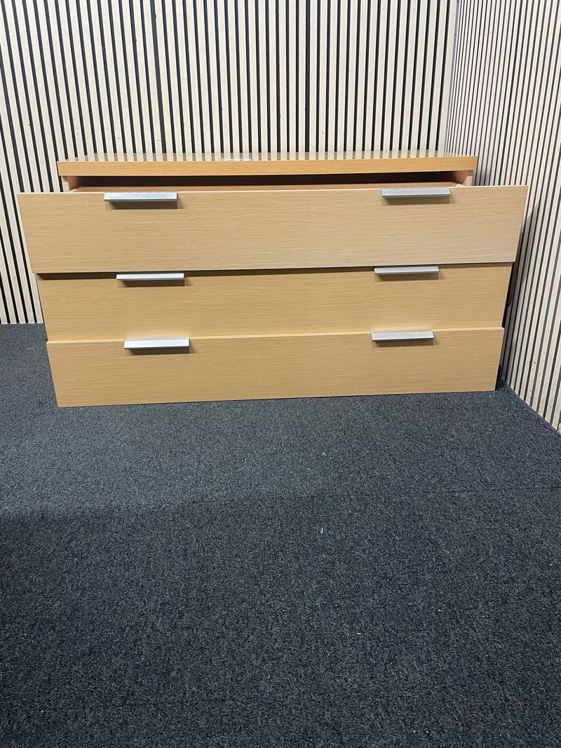 Light oak laminate 6 drawer chest, height 72 cm, width 139 cm, depth 55 cm  44707
