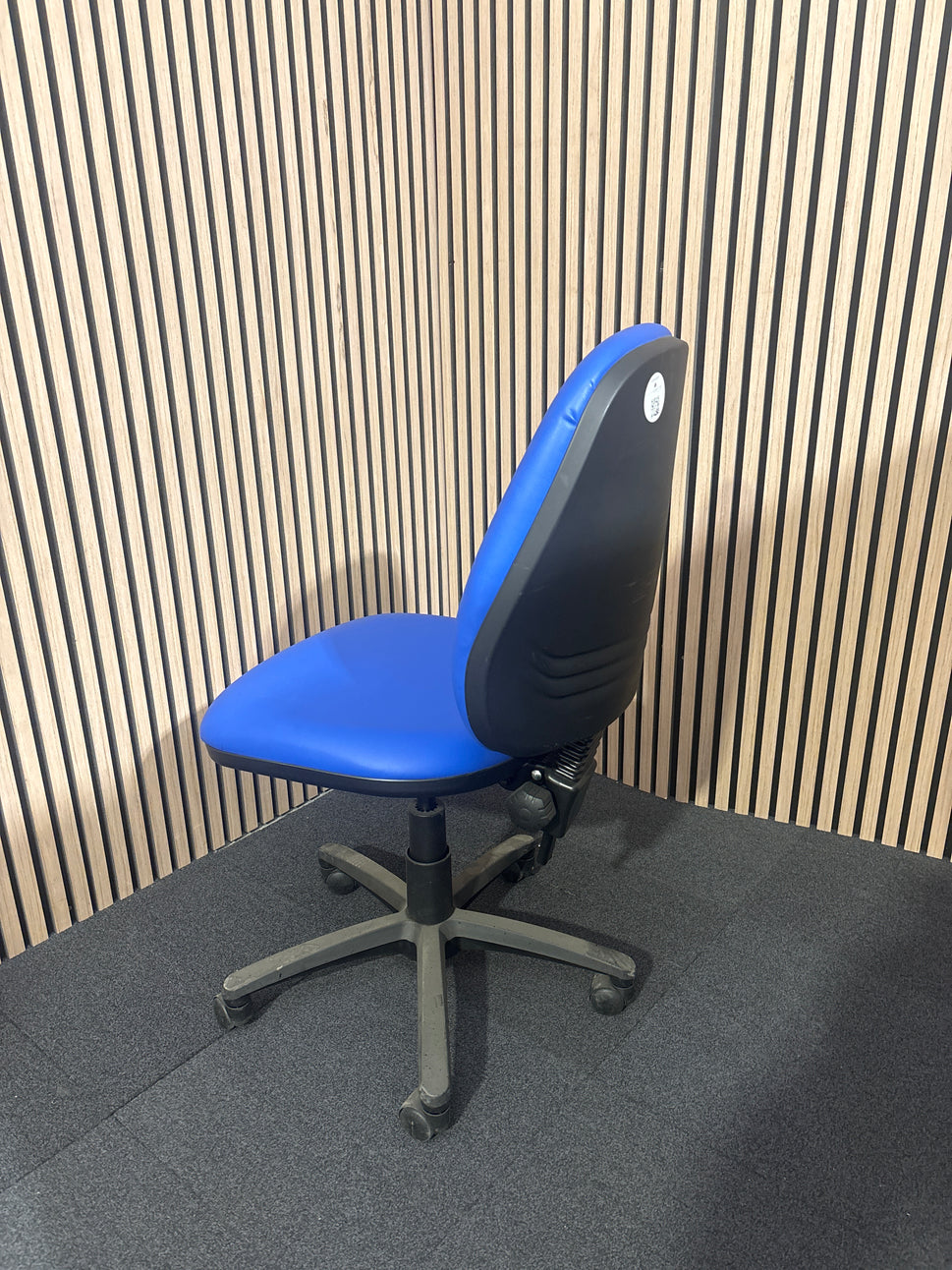 Light Blue Vantage Vinyl Office Swivel