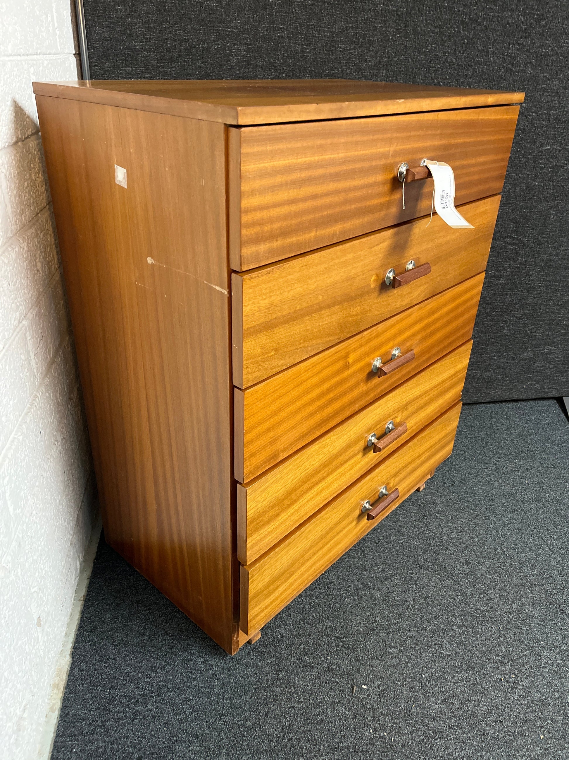 5 drawer teak stained chest of drawers (H 900 x W 720 x D 420 mm) 1225