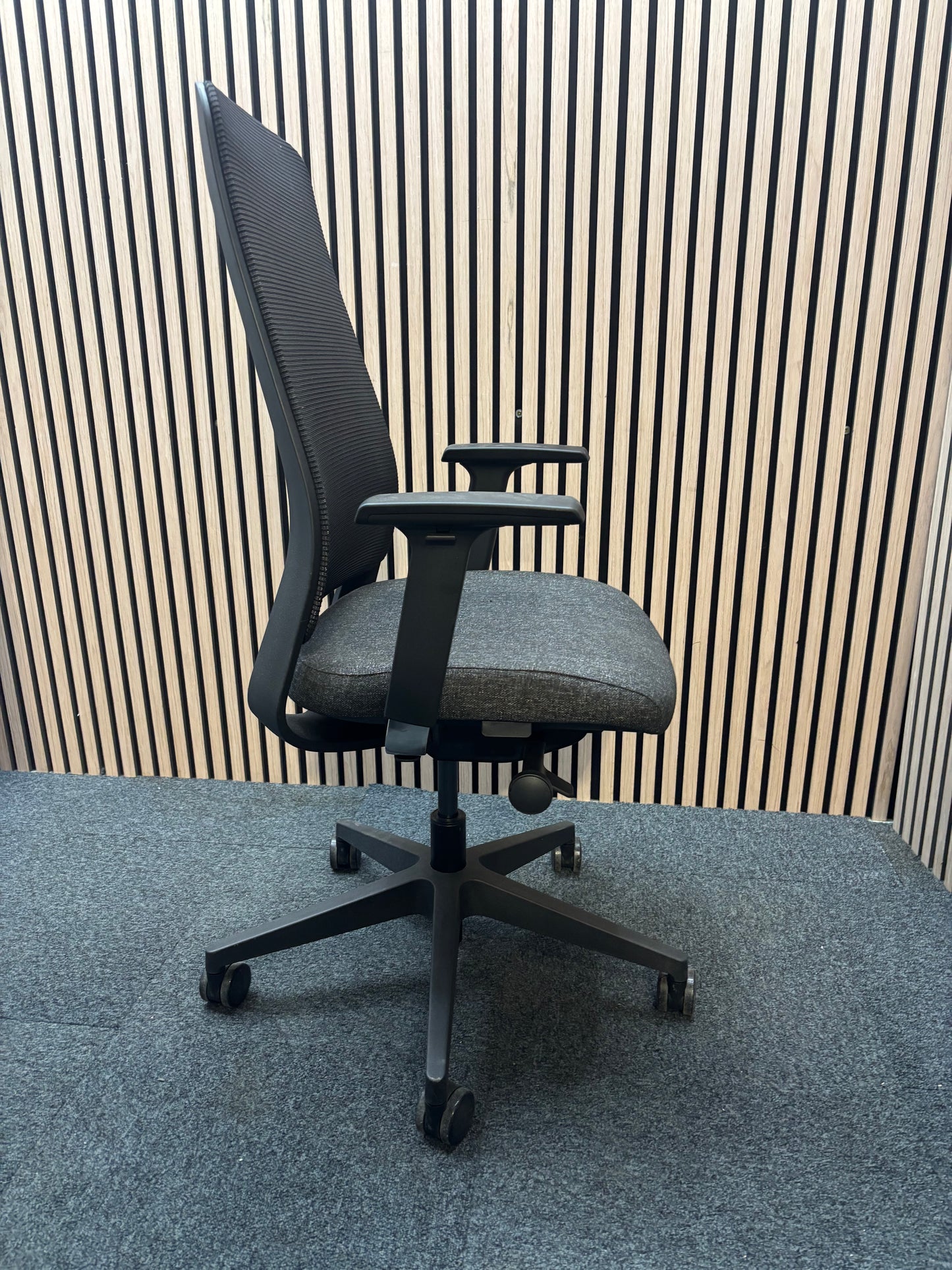 NEW Lennon Black mesh back 3 lever  multifunction executive swivel chair with charcoal seat and height adjustable arms. LARGE QTYS AVAILABLE. PRICE INC VAT AT 23%