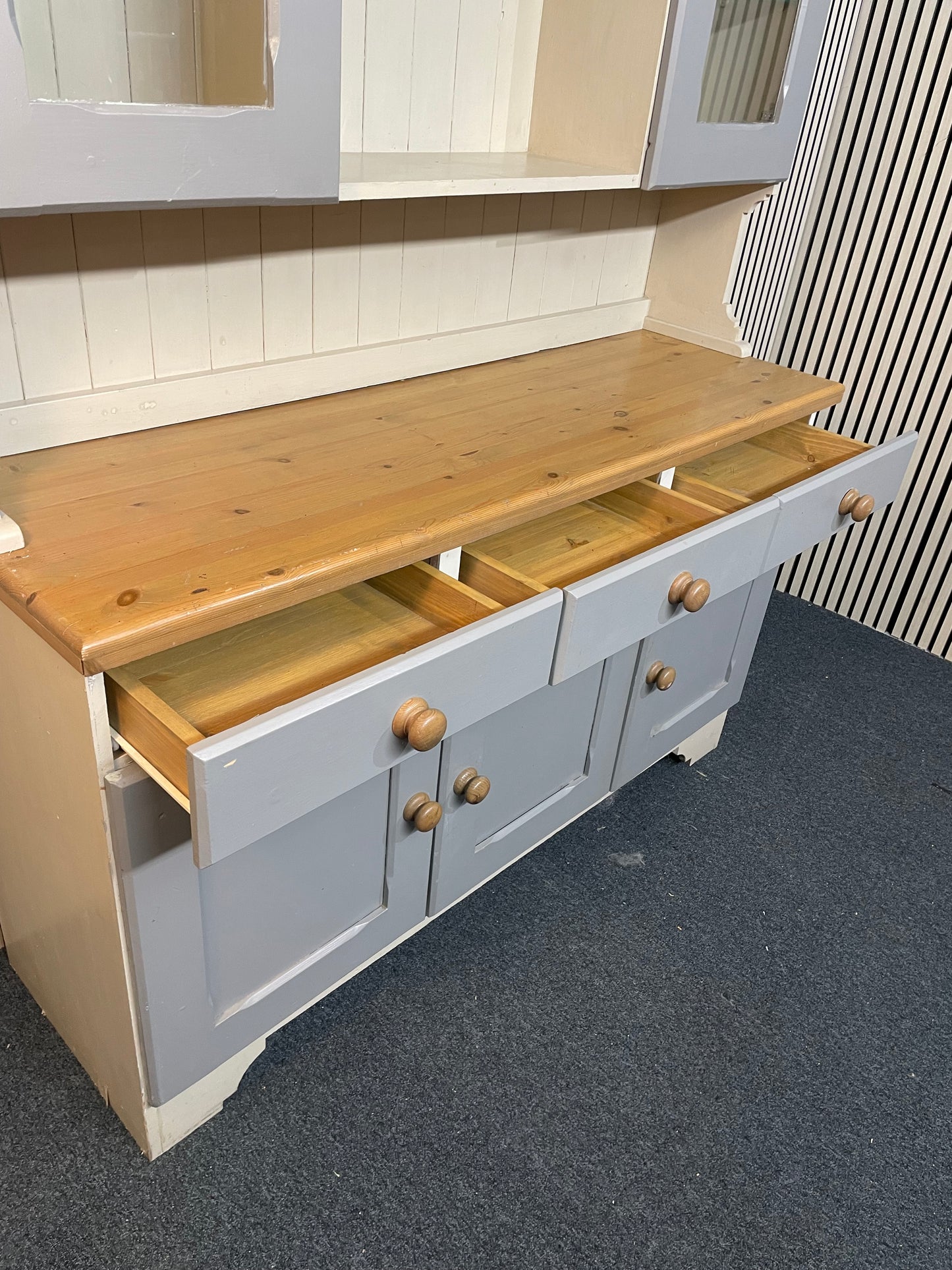 Large Grey painted pine Kitchen dresser (H 210 x W 155 x D 50 cm) 1126